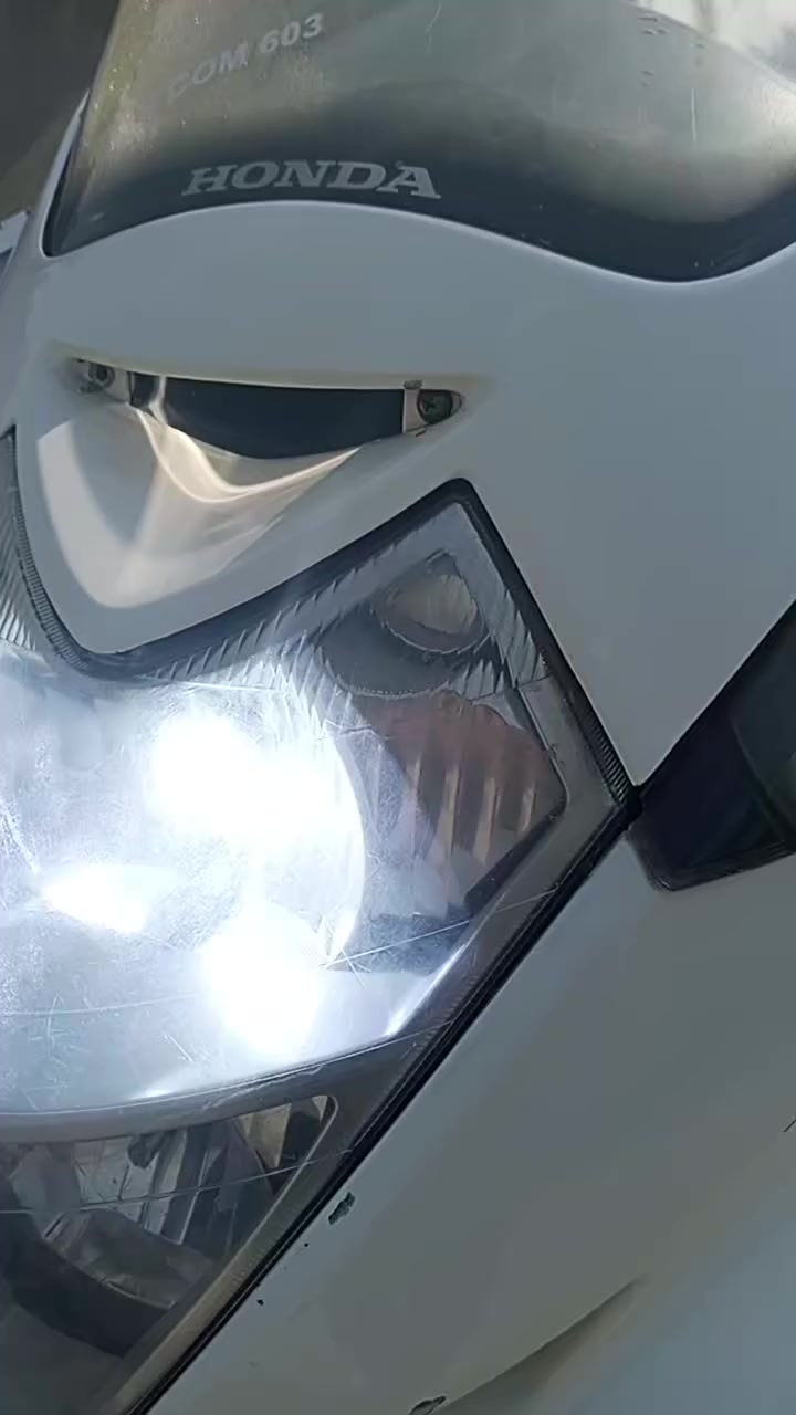 سلام عليكم شباب دراجه سلفر ونج دراجه خير من الله تايرات جدد كلجات بلادي منضومه زنون دراجه شلعه معدل خير من الله  دهن كله امزويه  دراجه بيه  ملحضات بلكفرات نضافت الكفرات 70/100  مكينه ممفتوحه بس القبق مال الملف مفتوح مبدل ملف بس  ولباقي. وعليه ادامه تنضيف جويترات ونوزلات دراجه نكره شوكت متجيه.  سعر خاص  مكاني بغداد مدينه الصدر رقمي *********** متواجد وتساب وعلى سمكارت واسف على الطاله
