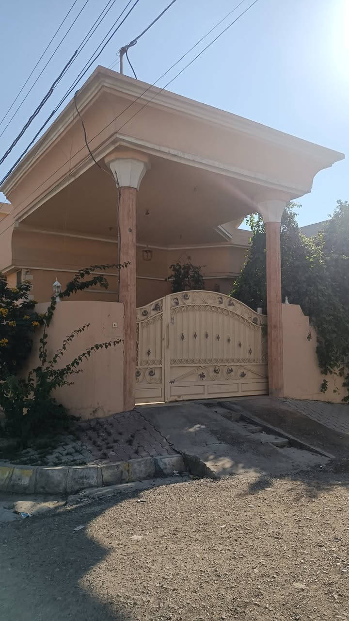 دار للبيع طابو صرف بأسم شخص واحد بسعر مناسب مساحة 203 متر ركن طابق واحد يتكون من غرفتين نوم وهول واستقبال وبيتونه كركوك 1اذار الفلكة الأولى قرب مسجد نورالهدى البيت فارغ تسليم المشتري مباشرة لمعرفةالتفاصيل الاتصال بالرقم***********
