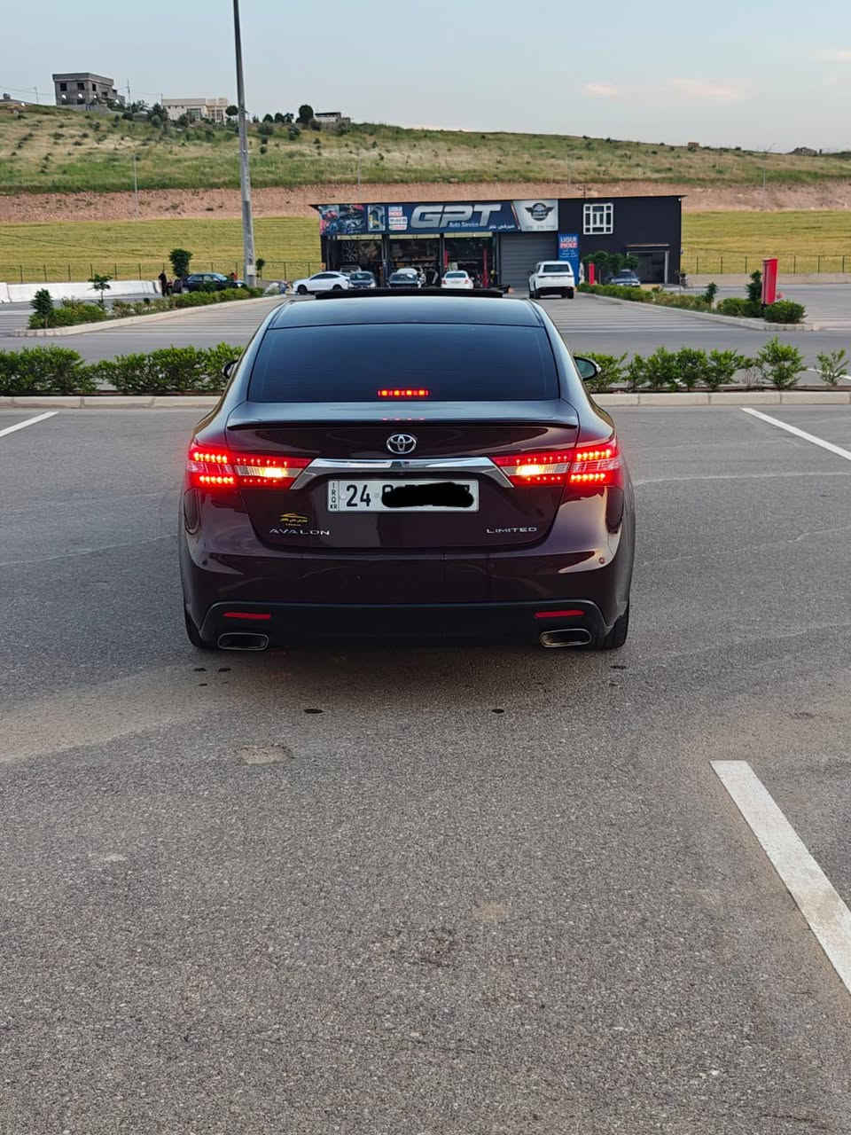 Toyota Avalon 2013
 تويوتا افلون ٢٠١٣ خليجي المرغوب 
مواصفات لمتد (فتحة سقف-مقاعد تدفئة و تبريد-شاشة و کامیرة )

مكينة ٦سلندر حجم ٣.٥لتر تنفس طبيعي
 بحالة ممتازة 
مكفوله كفاله عامه من كلشي بدون صبغ بدون دعم 
 السیارة جدا نظیفة 

السيارة رقم دهوك
مكفولة من كير و محرك و كهربائيات

و ب سعر(188$) ورقة و بيها مجال للطيبين

مكان السيارة دهوك

*********** دهوك, العراق
