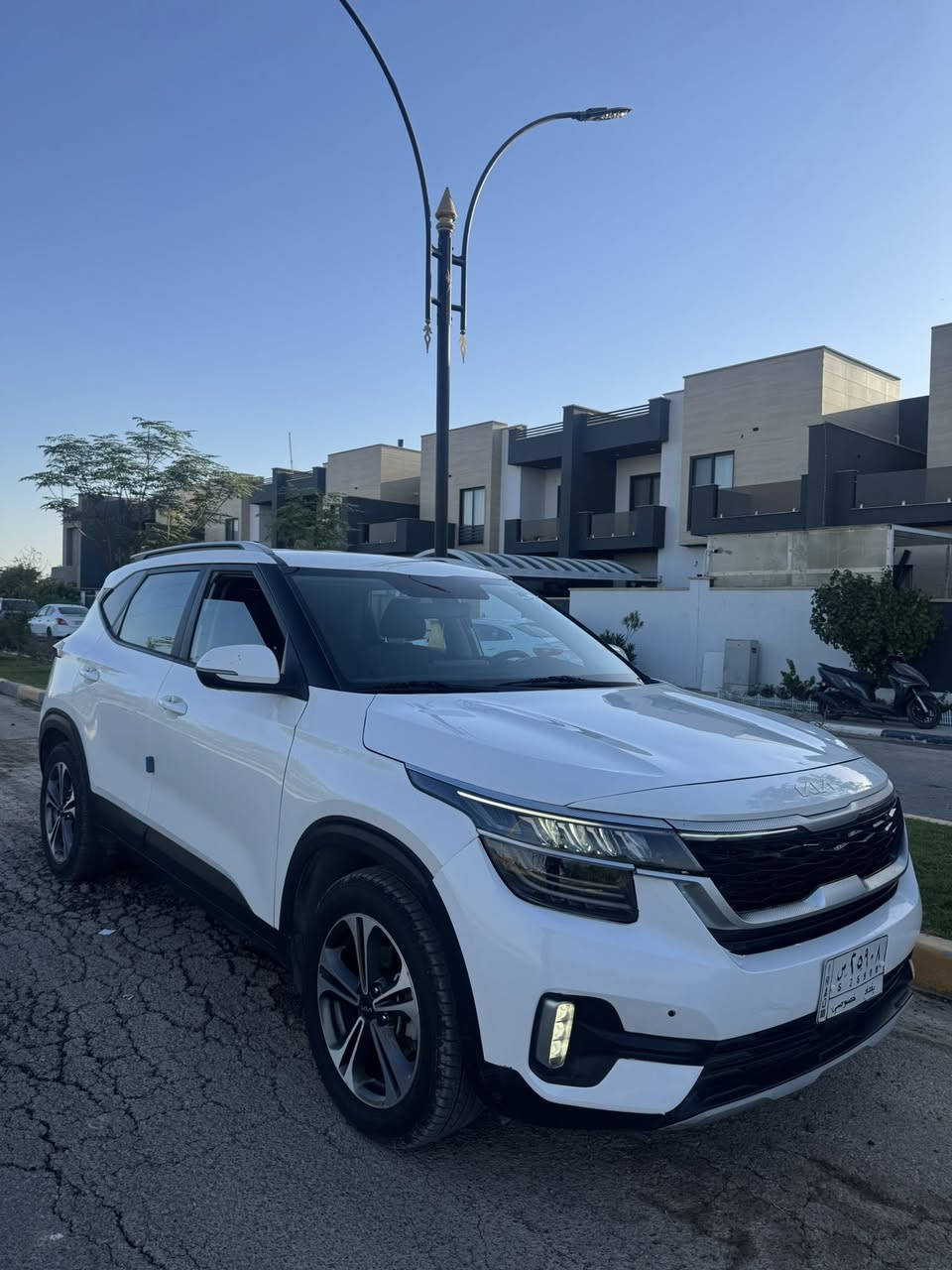 سـلام عليكم
كـيا سيلتوس 2023 للـبيع 
وارد امريكي ماشية 55 الف رقم بغداد مشروع وطني ،

فقط باب السائق صبغ ضربتها بجم سيارة حلوة ونضيفة ومحركها 4 سلنـدر 2000 دوش كيـر الانترة تبريد ثلچ كفالة كـير والمحرك 

فوول مواصفات بس بدون بصمة وفـتحة سـقف 
1: شاشة كاربلي 
2: تـدفئة كشنات 
3: كامرة خلفية 
4:تثبيت مسـار 
5:رادار امامي 

السـيارة ب 158 وبـيها مجـال مكـاني ديالى 
رقم الهاتف *********** تواصل واتـساب فقـط ،
