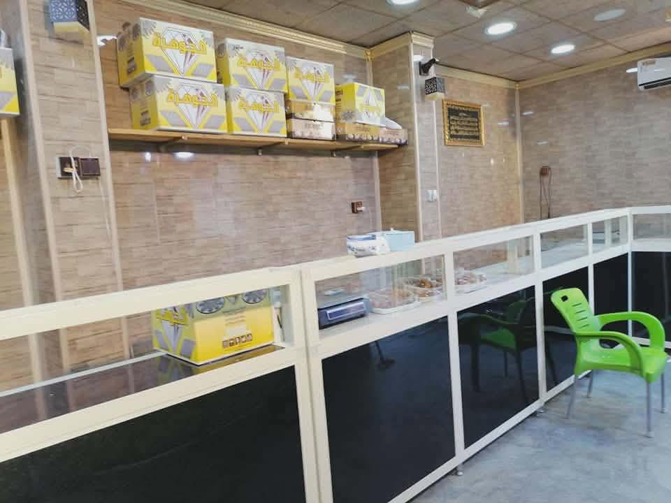 كاونتر للبيع نظيف مبيه عيب
4 قطع 
1. مترين و نص 
2.مترين و 20 
3 .مترين 
170 .4
المجموع= 8متر و 40 سانتيم
.
للاستفسار ومعرفة السعر الاتصال على رقم
‭(0770 610 3372‬)‬
