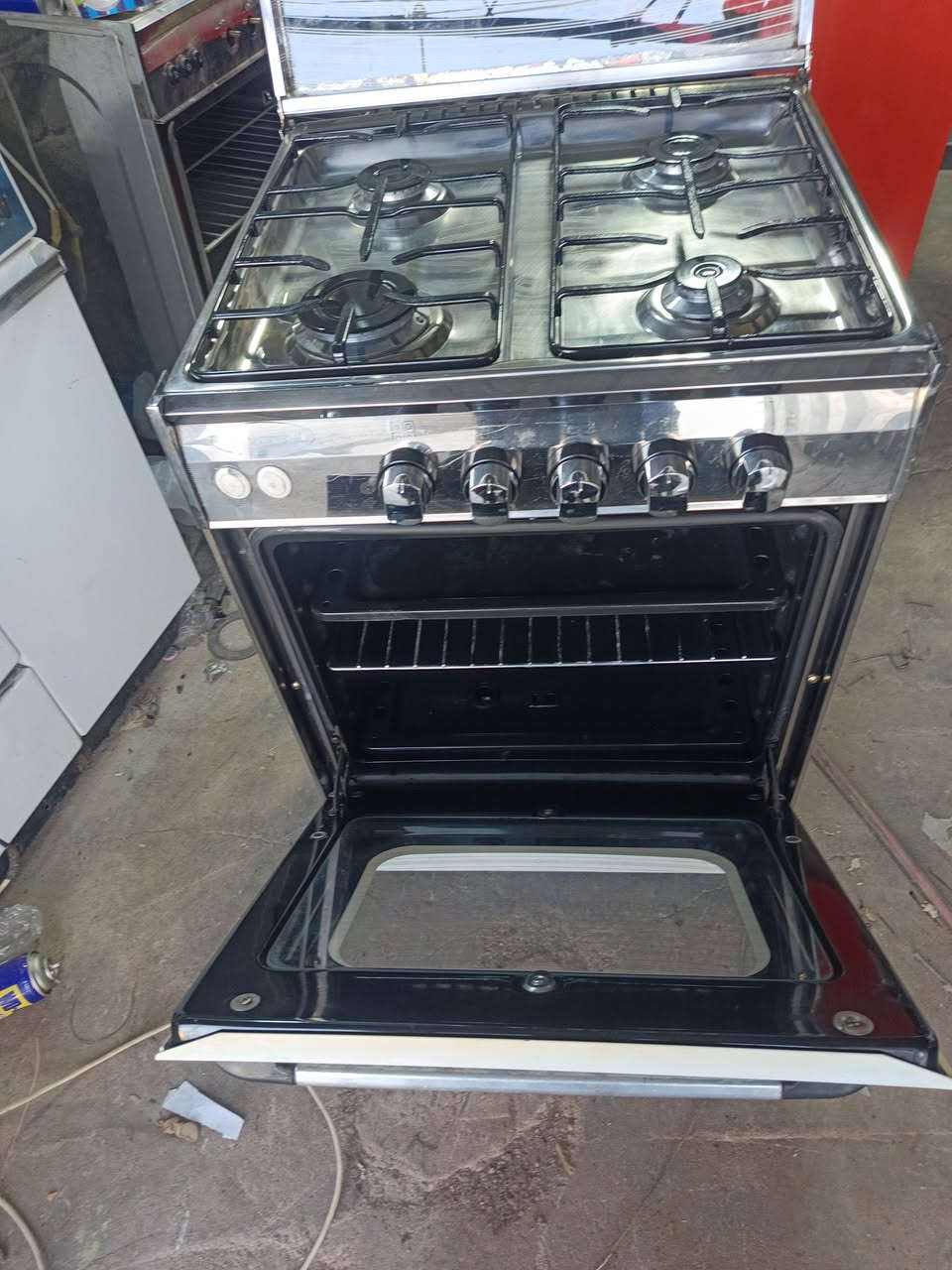 طباخ مصري للبيع الباب الاول مكفول نار وفرن ونظافة العنوان كربلاء الامن الداخلي الشارع العام مقابيل فرن الصمون الؤلؤه الشراي يتصل على الرقم ***********
