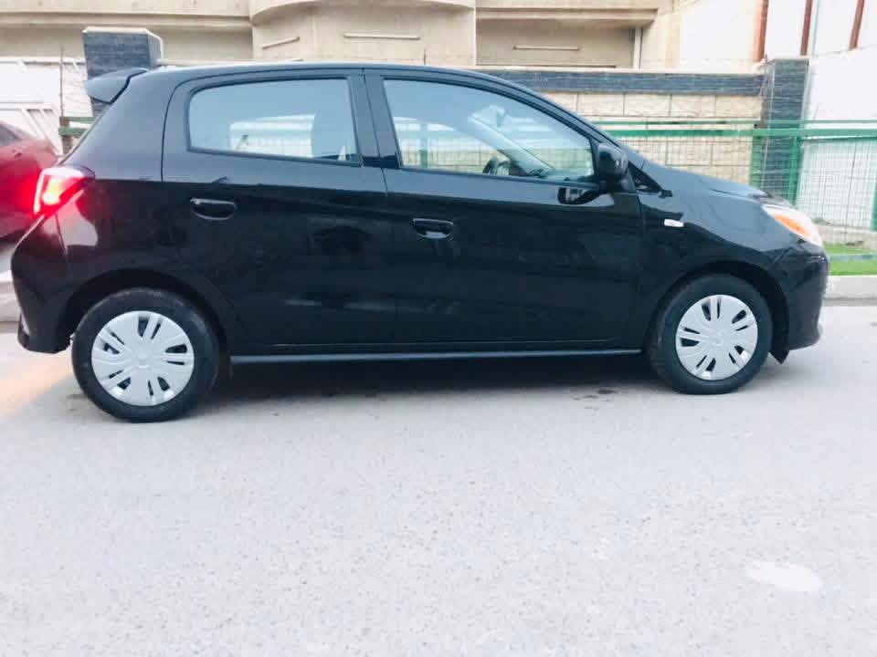 السلام عليكم 
(( للبيع أو مراوس ))

ميسيوبيشي ميراج موديل 2023 وارد امريكي 
بدوووون ايرباك ( ما طاك بيها ولا ايرباك ) 
گير اوتوماتيك 
رادار امامي لمنع التصادم في حالة عدم الانتباه
نظام مانع التزحلق ABS ( ما تشحط ابد )
وجام كهربائي 4 بوب 
كامرة خلفية دوارة وية فرة الاستيرن وبلااادية وليس عمل 
تحكمات ستيرن جهتين 
المُري الجانبية تتحرك كهرباء 
بدون دوانز نهائياً وشرط على البانزين العادي 

السيارة حادثها الدعامية الامامية فقط وبيها بارد بالجاملغ الامامي اليسرى وباقي السياره كلها مكفولة يعني السيارة قطرة صُبغ مابيها بدووون أي صُبغ السيارة جديدة بمعنى الكلمة نظافة الداخل والخارج نظافة 100% وبشوف العين احلى من الصور 

و مكاني بغداد 
للاستفسار اكثر 👇
☎️ ***********
