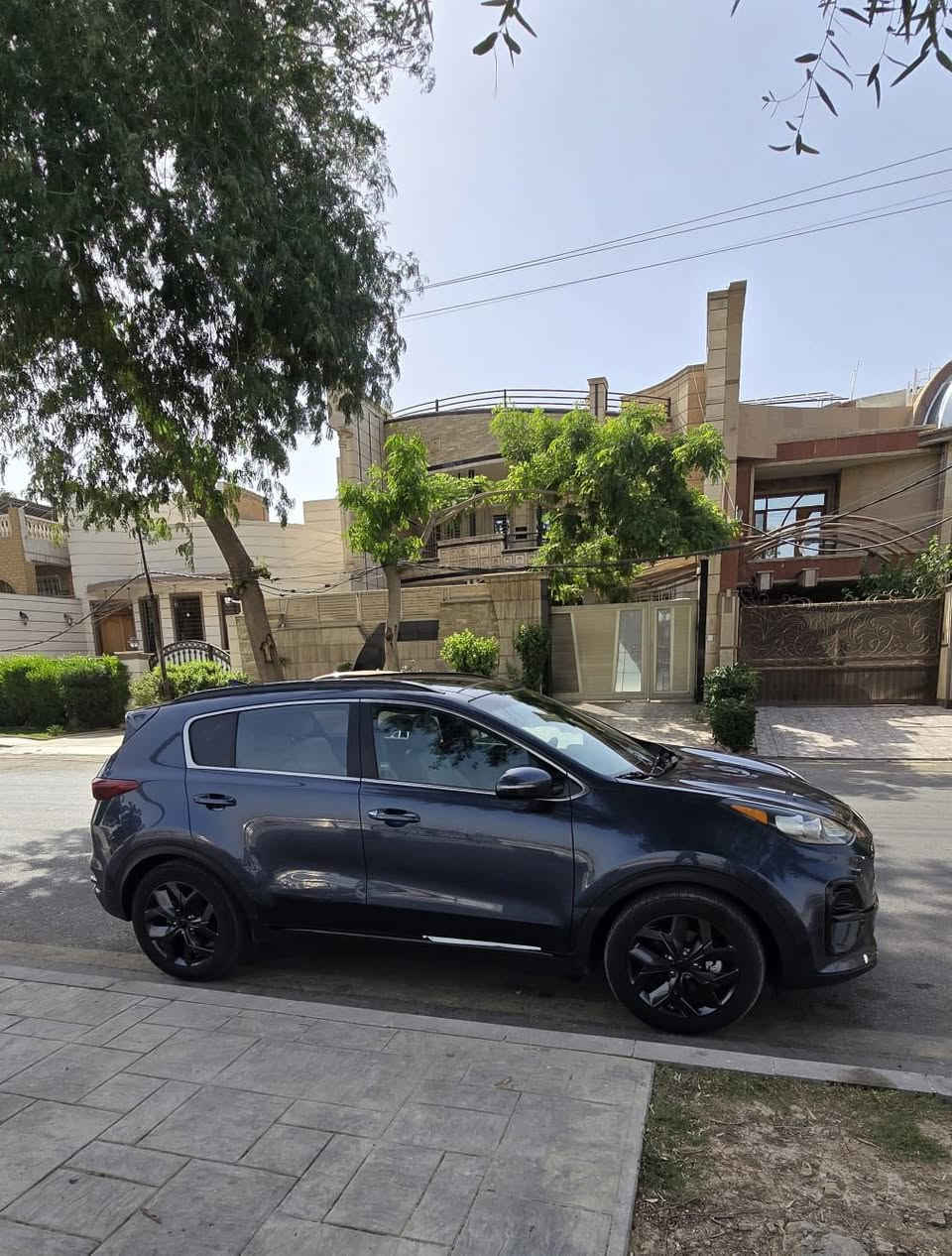 للبيع اسبورتج 2022 ماشيه 24 الف مكفوله التقرير تخريب فقط نقطه صبغ مابيه السعر 182 الاتصال ***********
