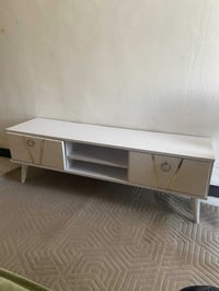 ميز • دواليب • للبيع