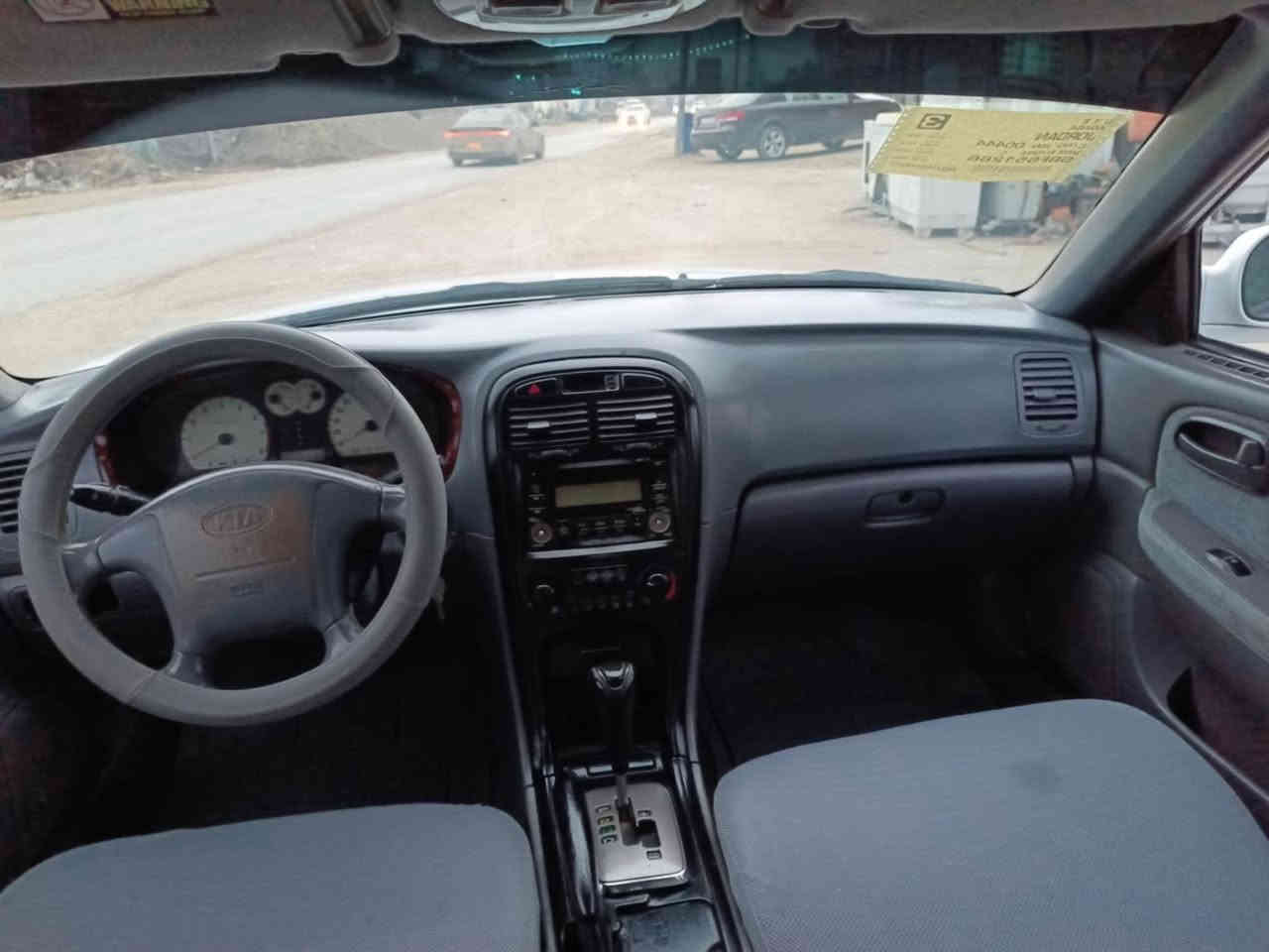 من رخصة الأدمن كيا اوبتيما موديل ٢٠٠٥وارد امريكي حادث جاملغ خلفي مصبوغه عام جمالية باسمنى مكينه كير حاويه جديده حداديه تخم تاير غرفة درجه اولى سياره جديده مبيها اي نقص السعر المطلوب ٦٥ التواصل على الرقم ***********
