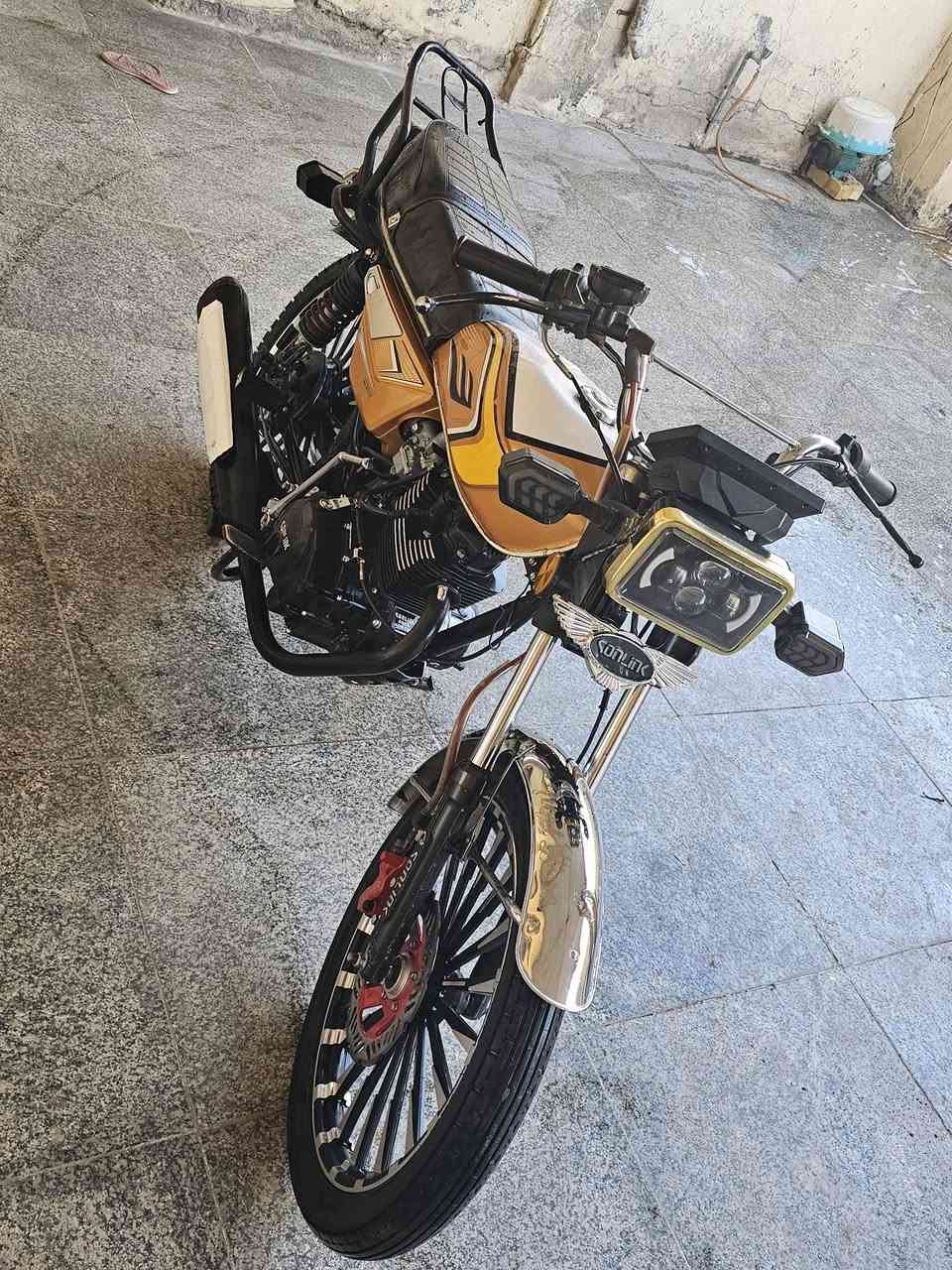 ا
لسلام عليكم سيڤان للبيع موديل 2025 مكينه 200 
***********
