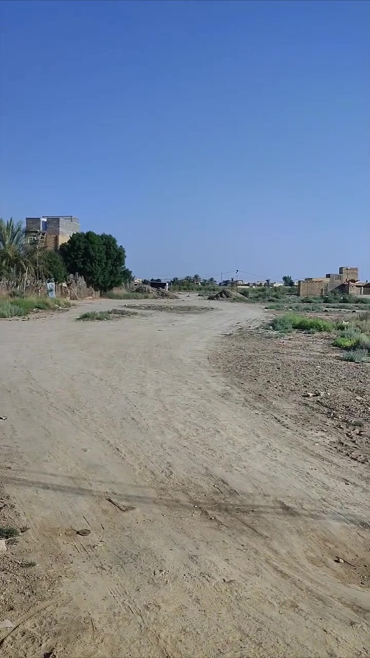 السلام عليكم..!!
قطعه ارض للبيع المساحه الكليه {دونم ونص} متوفره كافه الخدمات بيه من ماء وكهرباء وطنيه ومولده ذهبي وشارعها
{8 أمتار} أقل مساحه متوفره للبيع من{{ 1000الف متر لحد دونم ونص فقط}} موقعها شارع المعاره حي السجاد بالقرب من سيد سهيل وكذالك اكو طريق ثاني على شارع الصناعه/// 
الاستفسار أكثر مراجعه مكتب المصداقية او الاتصال على الرقم 
***********

