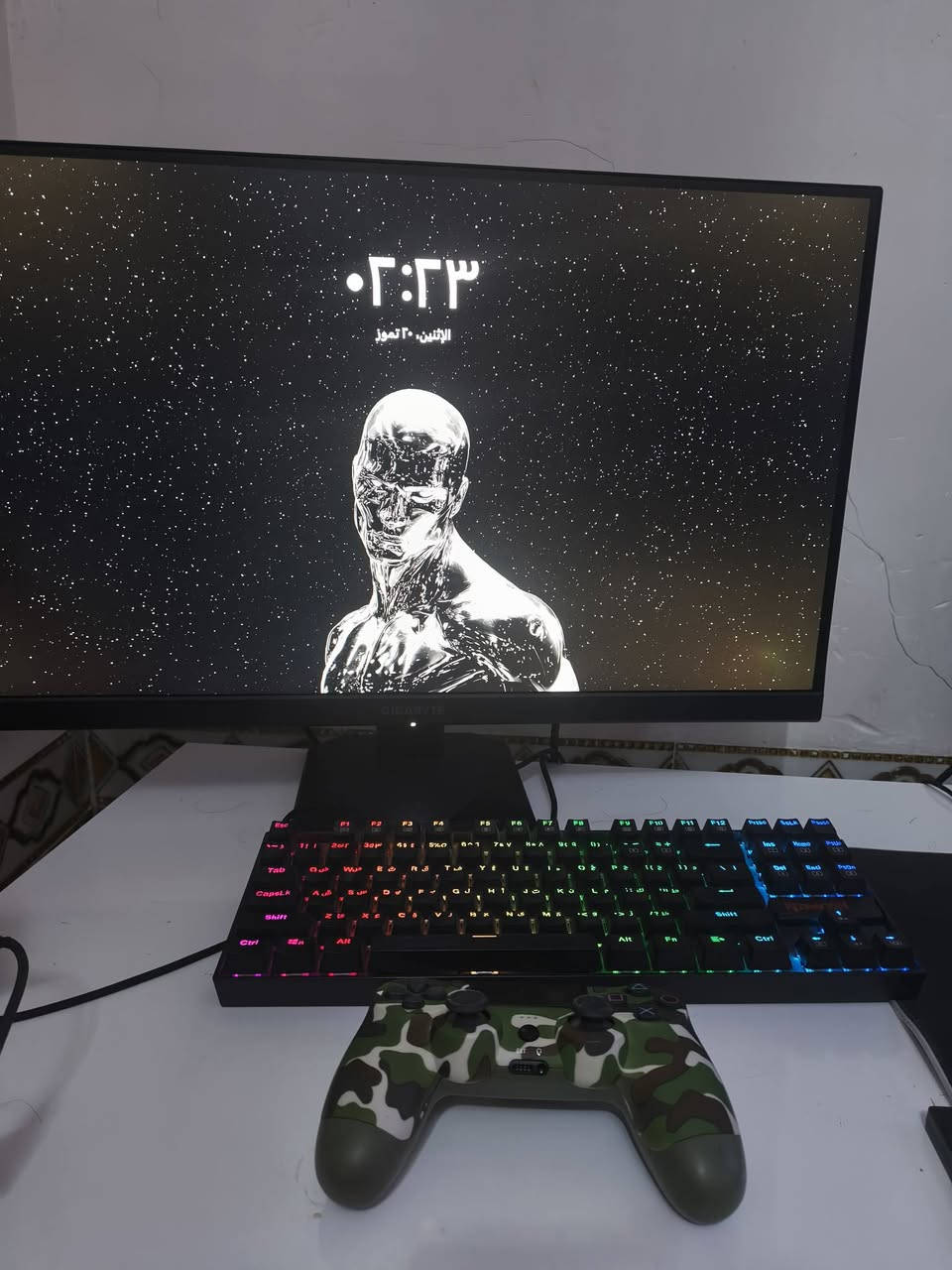 للبيع PC Gaming تجميعة كاملة – استعمال شخصي 3 أشهر فقط 🔥
💰 السعر المطلوب: 2,100,000 دينار عراقي بي مجال
🖥️ مواصفات التجميعة:
🎮 كرت الشاشة:
RTX 5060 Ti 3X
السعر: 785,000 د.ع

⚙️ المعالج:
Intel Core i5-14400K
السعر: 225,000 د.ع

💾 الرامات:
TG DDR4 16GB 3600MHz
السعر: 325,000 د.ع

⚡ التخزين:
WD Black Edition 1TB SSD M.2 PCIe 4.0
السعر: 300,000 د.ع

🛠️ اللوحة الأم:
ASUS PRIME B760-PLUS D4
السعر: 195,000 د.ع

❄️ التبريد المائي:
SAMA SM360 PRO ARGB Liquid Cooler
شاشة مدمجة تعرض صور أو فيديو أو GIF.
السعر: 180,000 د.ع

🔌 مزود الطاقة:
Cooler Master MWE 650 V3 650W (80+ Bronze)
السعر: 90,000 د.ع

🖤 الكيس:
GAMEMAX Infinity Plus Mid Tower ATX – Black
السعر: 135,000 د.ع

🖥️ الشاشة:
Gigabyte GS27QA
27 إنج – 2K QHD (2560×1440)
IPS – 180Hz – 1ms
السعر: 250,000 د.ع

🎁 الملحقات:
🖱️ الماوس : Glorious Gaming Model D Wired (Glossy Black)
السعر: 75,000 د.ع

⌨️ كيبورد : Redragon K552 Kumara RGB 80% Mechanical
السعر: 55,000 د.ع

🎧  سماعة : HyperX Cloud III
السعر: 120,000 د.ع

🖱️  ماوس باد : Havit HV-MP901 RGB Mouse Pad
السعر: 20,000 د.ع

🎮 يدة تحكم بلي 4
السعر: 25,000 د.ع

💻 النظام: Windows 11 Pro

📌 ملاحظات:
✅ جميع القطع مع علبها (الكارتونات) الأصلية.
✅ استعمال شخصي لمدة 3 أشهر فقط.
✅ الجهاز نظيف جدًا وجاهز للاستخدام، ولا يحتاج أي صيانة.
🎓 سبب البيع الوحيد: أحتاج المبلغ لتسديد أقساط الجامعة، ولا يوجد أي عيب أو مشكلة في الجهاز.
💰 السعر: 2,100,000 دينار عراقي بي مجال
واتساب : ***********
