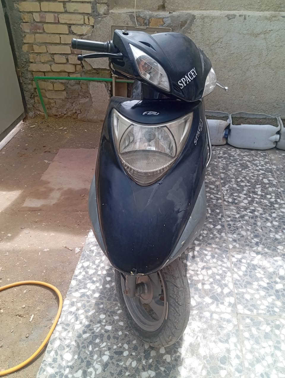 السلام عليكم عندي دراجه البيع هاي الموجود بالصوره العنوان هنديه /الجمعيه قرب مدرسة نبع المعرفه الاهليه الإتصال على الرقم/***********
