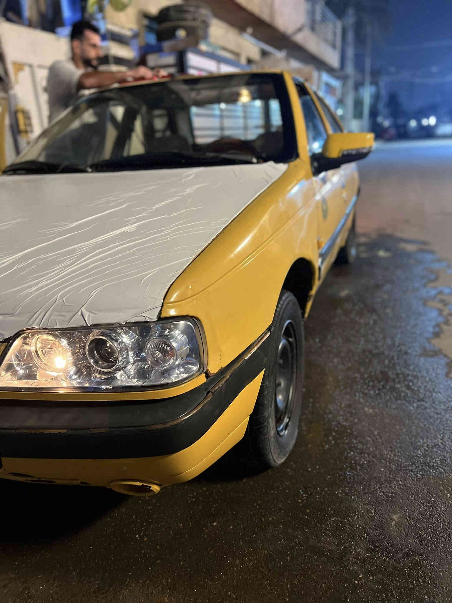 السلام عليكم سياره بيجوا 405 موديل 2015  باسمي رقم نكليزي مصفره من الهيئة  والغرمات تحويل ثاني يوم سنوية الى 2030  كير فرنسي مكينة صافية السيارة كبل للشارع 
السعر 39 مجال بسيط 
العنوان بغداد الدورة ابودشير رقم***********
