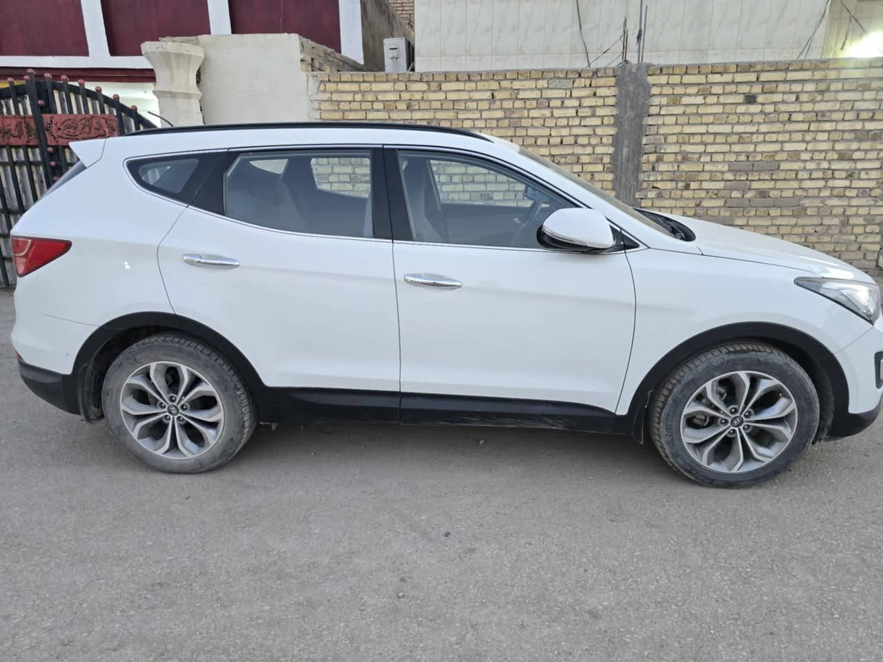 سياره سنتافي ٢٠١٥ خليجيه ٦ سلندر سياره مكفولة كفالة عامة عدا بارد بالجنطه رقم بغداد الدولي الجديد السياره نص فول ماشية ٨٨ الف زيرو السيارة على ايدي مال جناي سعرها ١٨٦ وبيها مجال مكان السياره بابل الهاشمية للاستفسار واتسابب
***********
او مراسلتي ماسنجر
