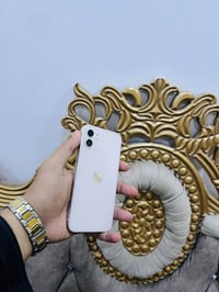 ايفون 12 عادي ذاكرة 64 بطاريه88 تك سيم  نموذج M امريكي نضافه 98% الجها...