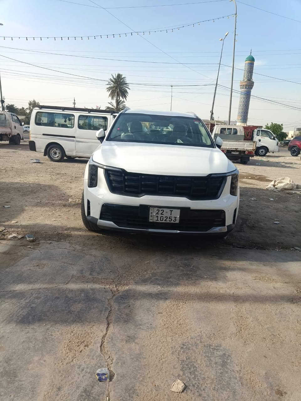 ‏🌟 إعلان بيع سيارة مميزة 🌟
‏كيا سورينتو موديل 2025 – بحالة الوكالة!
‏🚙 المواصفات والتفاصيل:
‏مكينة 2.5 لتر 
‏عدد المقاعد 7
‏نوع السيارة والموديل: كيا سورينتو 2025.
‏المواصفات: وكالة خليجي.
‏الممشى: 19,000 كيلومتر (قابل للزيادة).
‏الضمان: السيارة مضمونة لمدة 5 سنوات أو 100,000 كيلومتر، لضمان راحة بالك التامة.
‏رقم السيارة: لوحات أربيل.
‏التحويل: خيارات مرنة جداً تناسب المشتري؛ متوفر وكالة أو تحويل مباشر في المرور.
‏السيارة بحالة ممتازة وجاهزة للاستخدام الفوري بدون أي نواقص.
‏🏢 مقدم من:
‏شركة قمة الضيافة للاستثمار العقاري
‏📞 للتواصل والاستفسار:
‏***********

