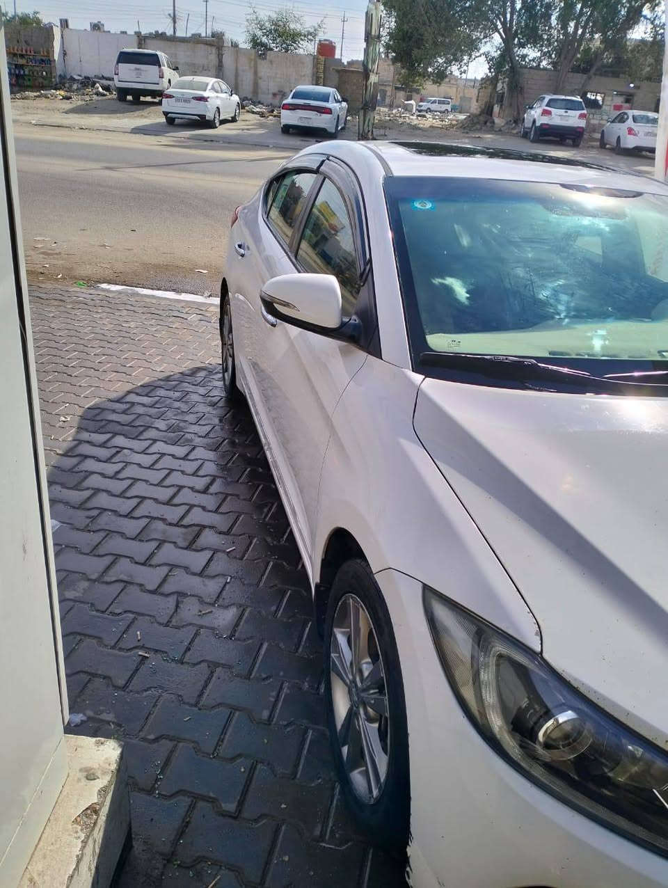 السلام وعليكم النترا للبيع مديل 18خليجي مكفوله بيها بس بنيد مبدل رقم بصره السعر 135 وبيها مجال خوان انه مكلف بالنشر الشراي يخابر راعيها ***********
