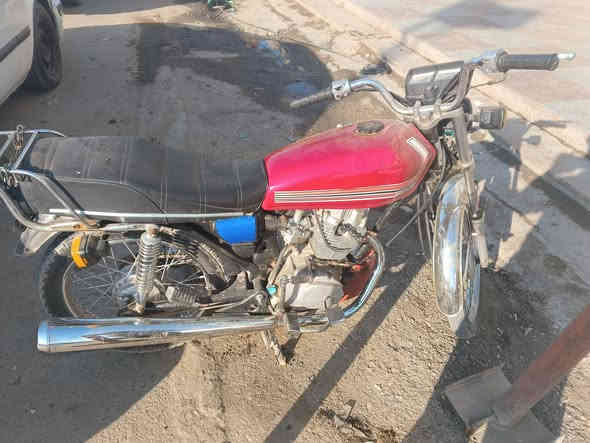 دراجه نامه كامله كلشي ماعوزها كهربائيات شغاله كلشي شغال بيها ونعمه من الله للعلم الدراجه وصخه مامغسوله اوراق اوراق اوراق السعر 550وبيها مجال حك الجيه مكاني سوق شيوخ رقمي ***********وبي وتساب وخاص مفتوح
