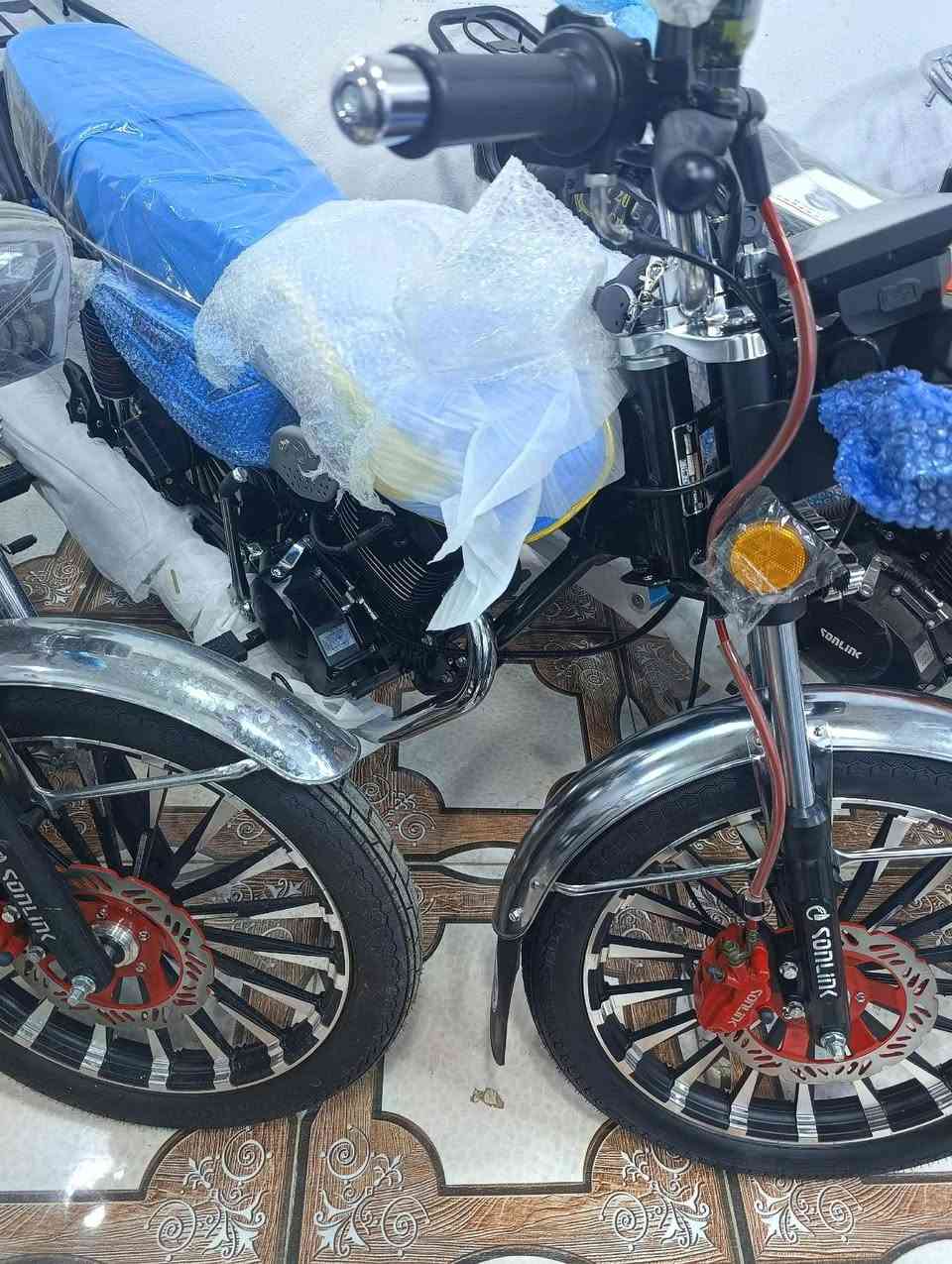 الهم صلي على محمد وال تم وصول جميع الالوان سولنك محرك 200cc CBF ضاغطة وزنجيل سوبرر موديل 25 اوراق سكنر الي مايعرف شنو سكنر يعني استنساخ سعر 950 عرض لفترة محدودة مكاني بابل شارع 30رقم الهاتف ***********يوجد واتساب كلي جايك ع عرض وتدلل
