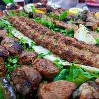 كباب غنم • مشاوي • قرب جسر الجزيرة