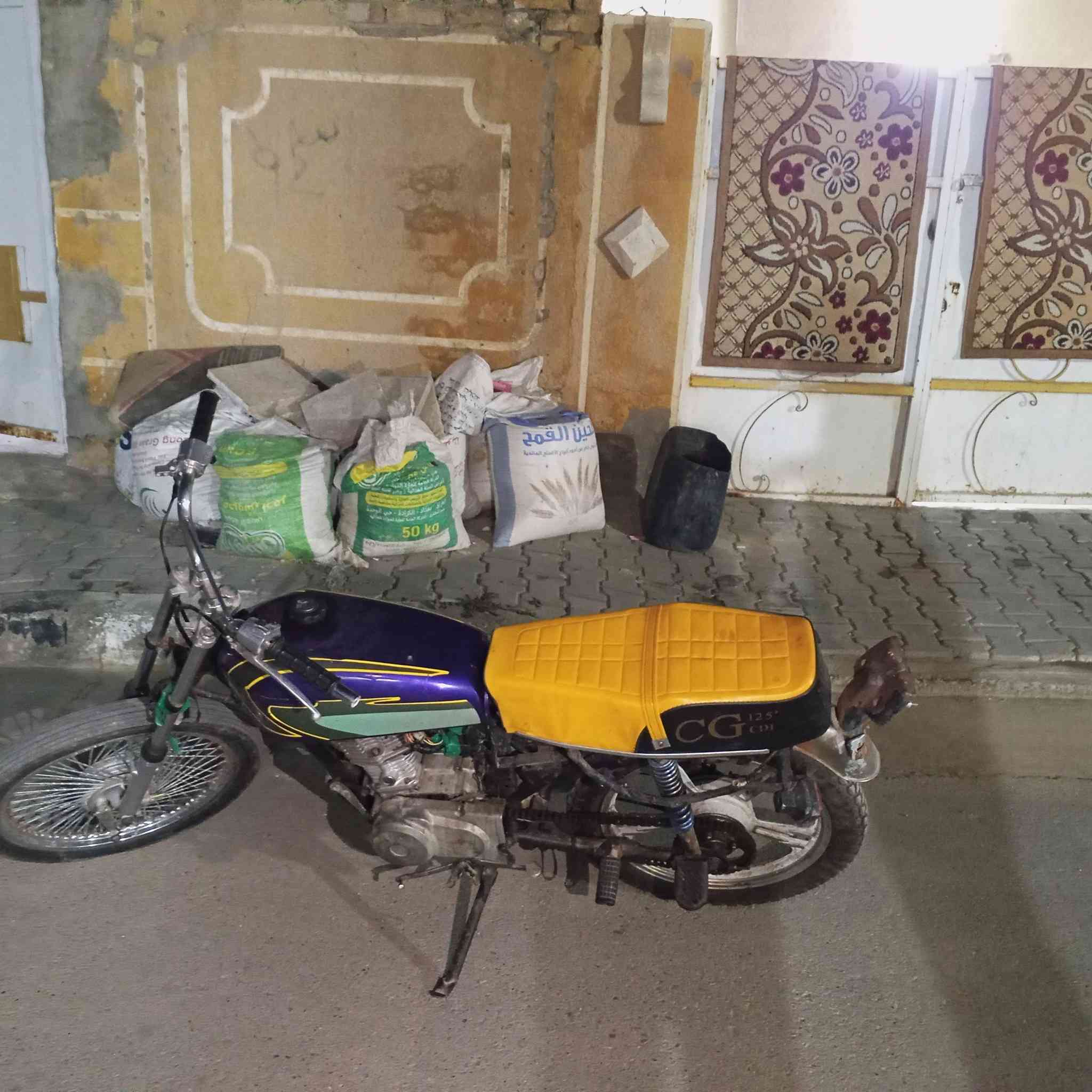 دراجه يراني اربعه كير بس بريك خلفي مرات يشتغل مرات لا شغاله هندر واحد سعر 250عنوان بغداد الحسينيه راشديه خدمات مسقط رقم وتساب *********** إذا عندك مراوس بدراجه نزل بل تعليق
