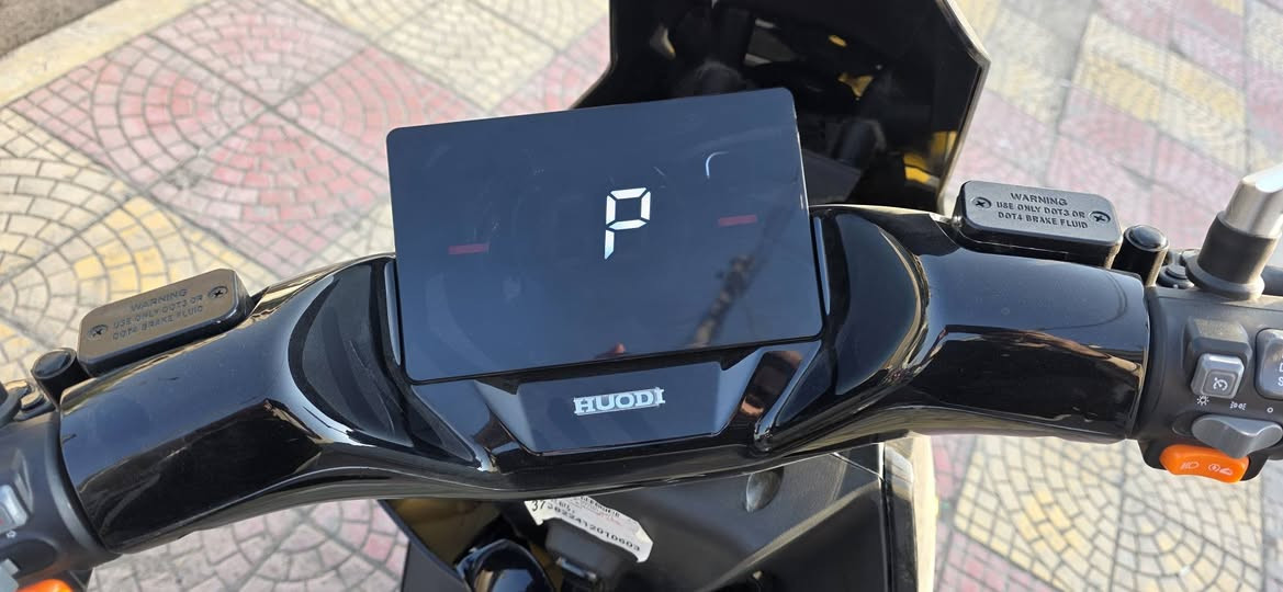 السلام عليكم. ماطور شحن  بطارية ليثيوم فوسفات السعر مليون ومية 1100000 رقم الجوال
***********
