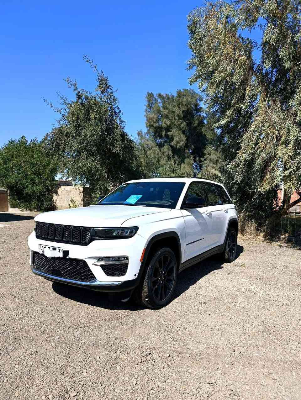 السلام عليكم
للبيع او مراوس جيب شيروكي 
موديل 2022 وارد امريكي حادثه بنيد وجاملغ 
المواصفات 
1فتحه 2بصمه +بصمه ابواب 
3كشنات كهرباء+كشنات تدفئه 
4استيرن تدفئه +امري هيتر 
5باب خلفي كهربائي 
6داخل جلد اسود لونين 
7شفتات استيرن +رادار امامي 
8زراك لايت +تشغيل عن بعد 
9حساسات اماميه خلفيه 
10نضام تشغيل واطفاء اوتوماتيك 
11تحذير خروج عن المسار 
12نظام منحدرات +كير موس 
13ثلاث وضعيات قياده 
14دخول ذكي +خزن ميموري 
15محرك سته سلندر 
16تبريد قطعتين +تدفئه 
رقم بغداد بسمي مشروع وطني هزه جديده 
السعر 270وبيه مجال 
رقم التلفون 
***********عمر 
***********عمر
