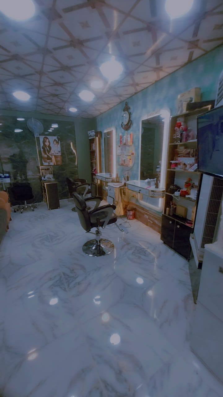 صالون نسائي للبيع مستعمل اقل من شهر قيم وخذ بليرضي الله عنوان بغداد ***********تواصل وتساب
