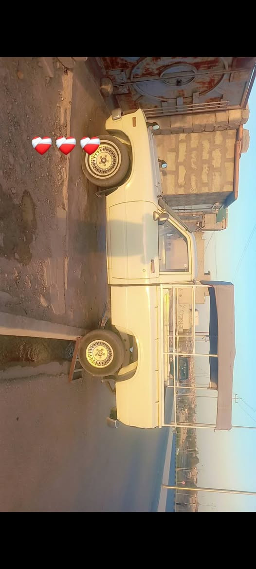 سلام عليكم عندي بيكم للبيع ٨٠ رقم نينوى نكليزي شرط الوكالة والتحويل السنوية ل ٢٠٣٠ السعر ٣٨ المكان مو صل جانب اليمن السفسار عل هذا رقم ***********
