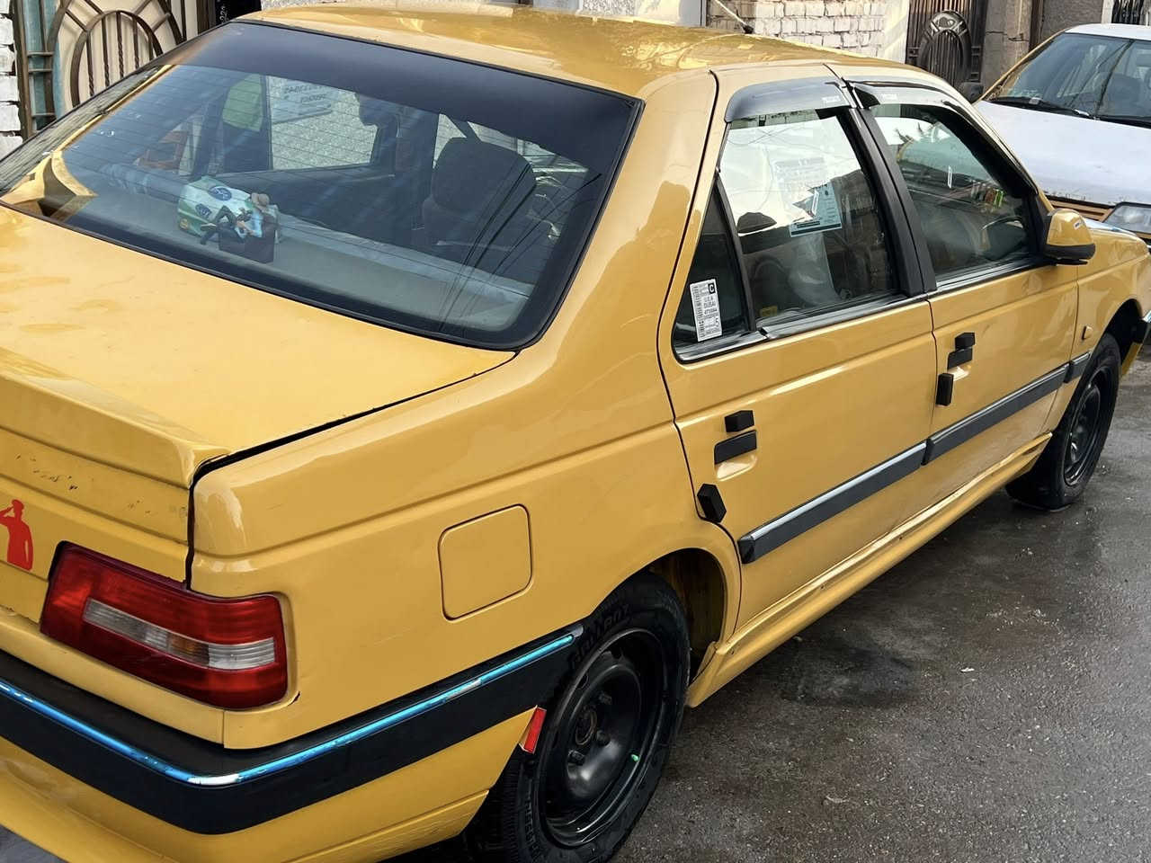 سلام عليكم سياره بيجو لميس موديل 2015 كير ومكينه وغرفه وصدر كله جديد بيها طخه بل باب اصبعين على بارد وبل جاملخ  سنويه28 مصفره هيئه وغرامات مكفوله سعر 33مجال قليل مكاني بغداد ***********
