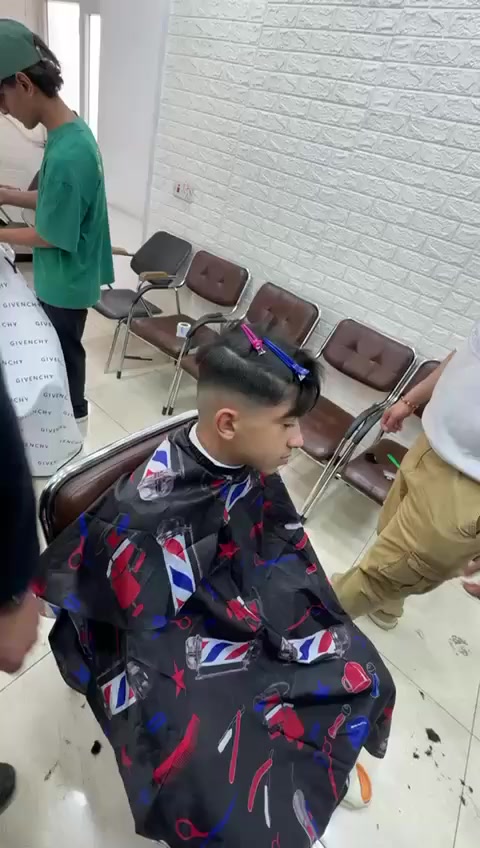 السلام عليكم رمضان كريم اني حلاق بعد فتره واتخرج عندي نواقص بسيطه  وأريد أجر كرسي ب أبو غريب أو بغداد بل نص مبدأين هاذه شغلي واني حاب للمهنه نشالله التوفيق والنجاح للجميع


**إذا كنت صاحب هذا الإعلان وتريد حذفه لأي سبب، رجاءا أرسل رسالة إلى الدعم الفني**