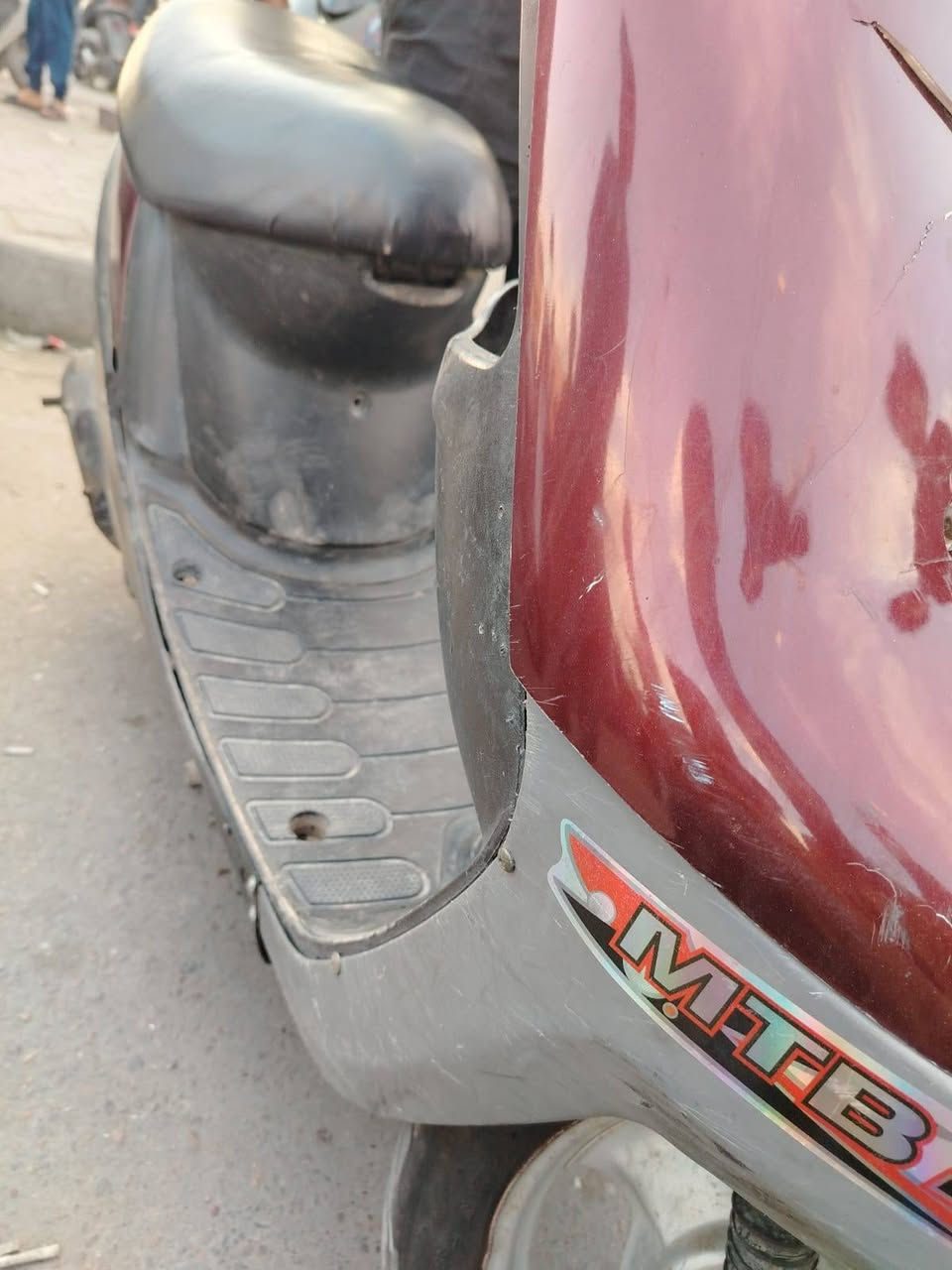 دراجة بطة للبيع مكينة تخبل كفرات نضيفة كهربائيات كلها شغاله دراجة مال بيت سعر 200 الف وبيها مجال
مكان بغداد سبع قصور شارع ابو علي رقم ***********
