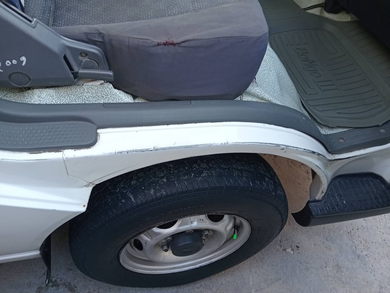 سلام عليكم نيسان يورفان البيع السيارة مكينة جديدة *********** السعر 130 وبيعه مجال
