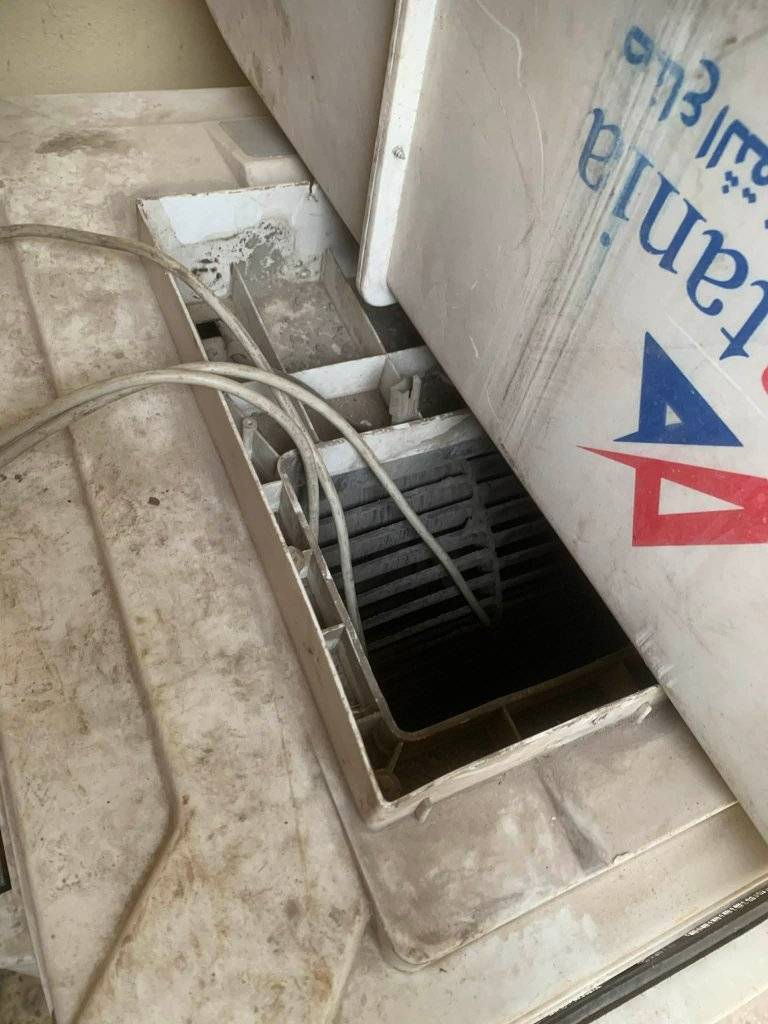 كونفيره للبيع ٢٢٥ شرط هواها ثلج وشغاله وحيل نظيفه بس عيزها غسل ترجع جديده


**إذا كنت صاحب هذا الإعلان وتريد حذفه لأي سبب، رجاءا أرسل رسالة إلى الدعم الفني**