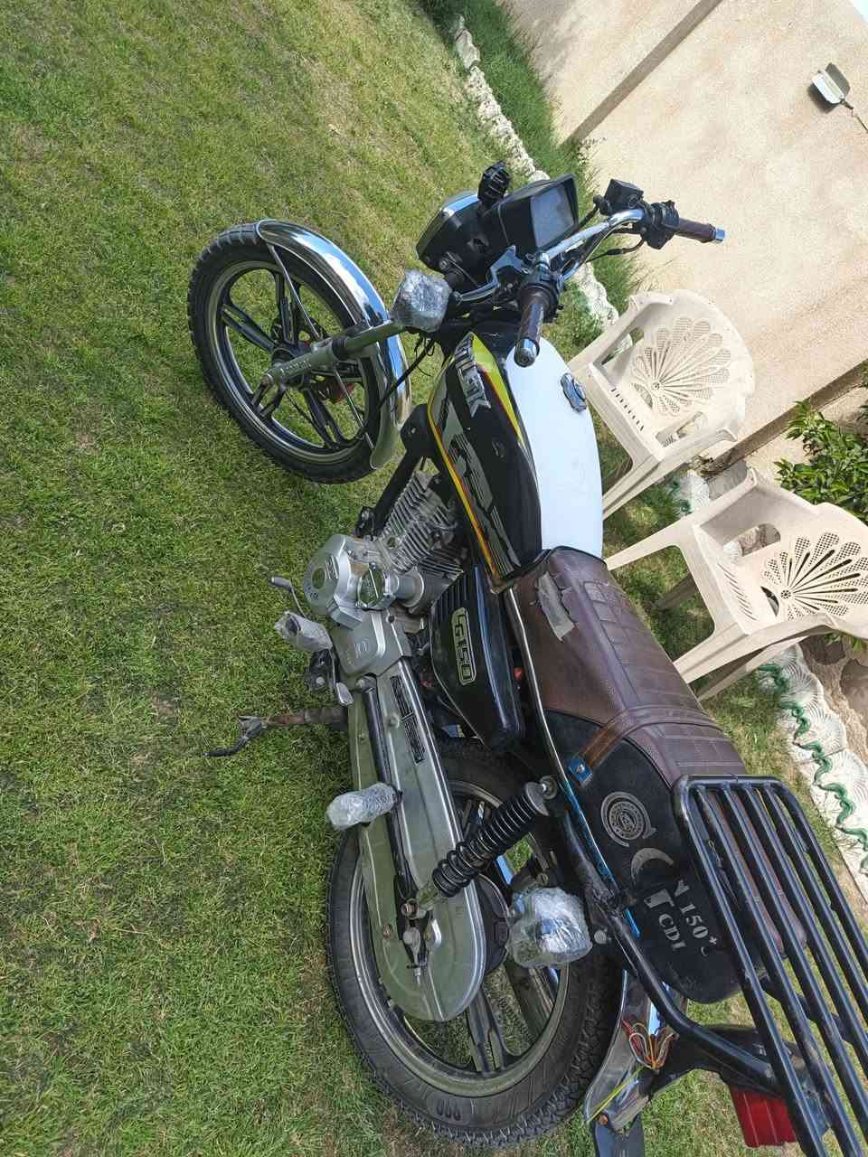 سفانه ٢٣ اوراق مكلف  بنشر
كاملة اوراق دبلات لايت 
مكينه ممفتوحة خرسة
مكانها صويرة شارع الكازينوات
السعر 525 بي مجال
رقم صاحبها 
‏‪***********‬‏
