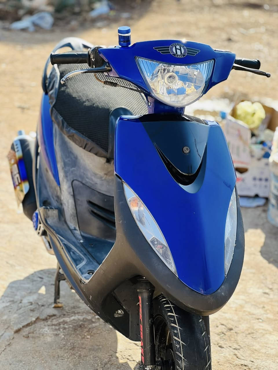 سلام عليكم ماكس عدله رياضي دراجه جديده  بعته ما صاله هواي من طلعه  دراجه برغي ما مفتوح بيه. لا مزوده ولا هاي ولا داخله تصليح  كله بلادي  الكفرات سود عدي البلاديه  نكره سلف  الشراي بخدمته  خاص أو هاذً رقم *********** أو مراوس بيراني  بدون وراق عادي حسب القناعه
