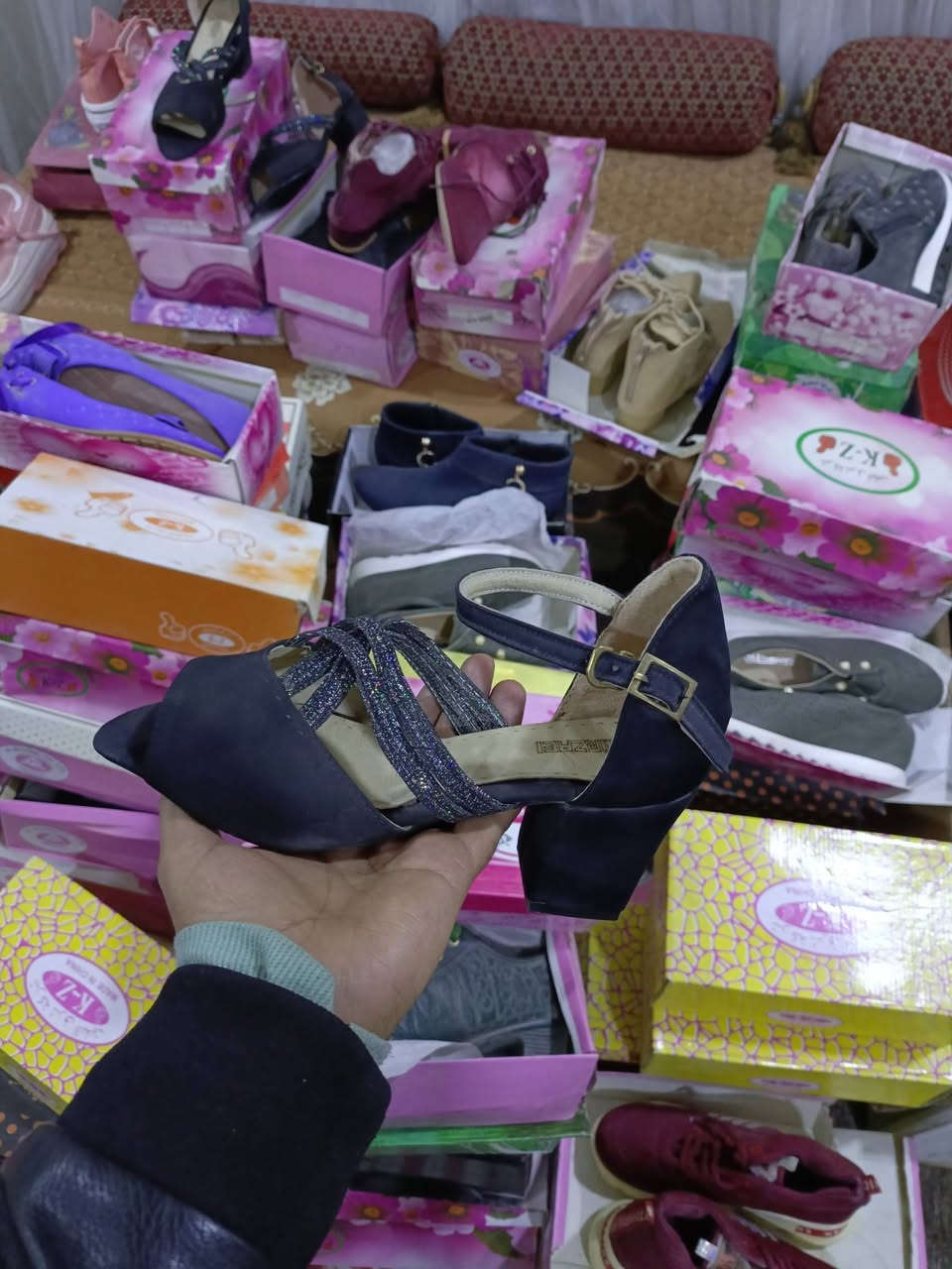 السلام عليكم
تصفيه بضاعه 175 قطعه كلها ستندر وبكراتينها قطع قويه وحلوه
بيع مستعجل بسعر مناسب مكاني نجف ***********
