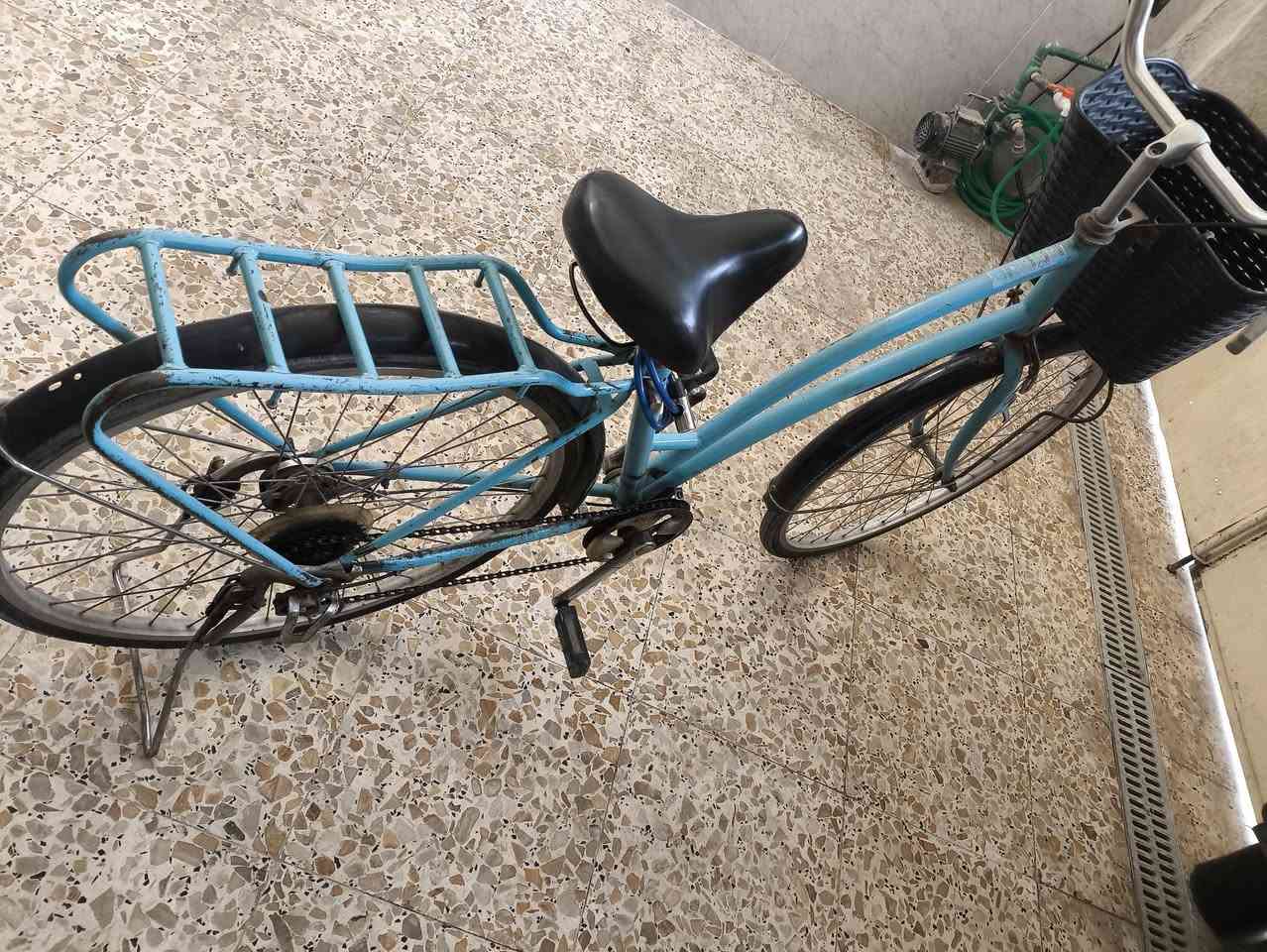 سلام عليكم 
للبيع المكان الدورة ابو دشير 
بايسكل بنفسجي 150 الف  وبي مجال 
بايسكل سمائي 75 الف  وبي مجال 
شغالات كل نقص مابيهن 
رقم الهاتف /***********
