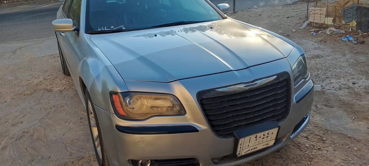 سلام عليكم  بيع مستعجل
اوباما  2012 داخله لعراق كلين ب عراق صار بيها فقط لباب لوره لصدر بي صبغ وباب لسايق مبدل بلادي مشخوط وبدلته اني موجود لباب 

محرك 3600 
نص فول 
مكاني بغداد 
سعر 158
بيها مجال شي بسيط 
***********
