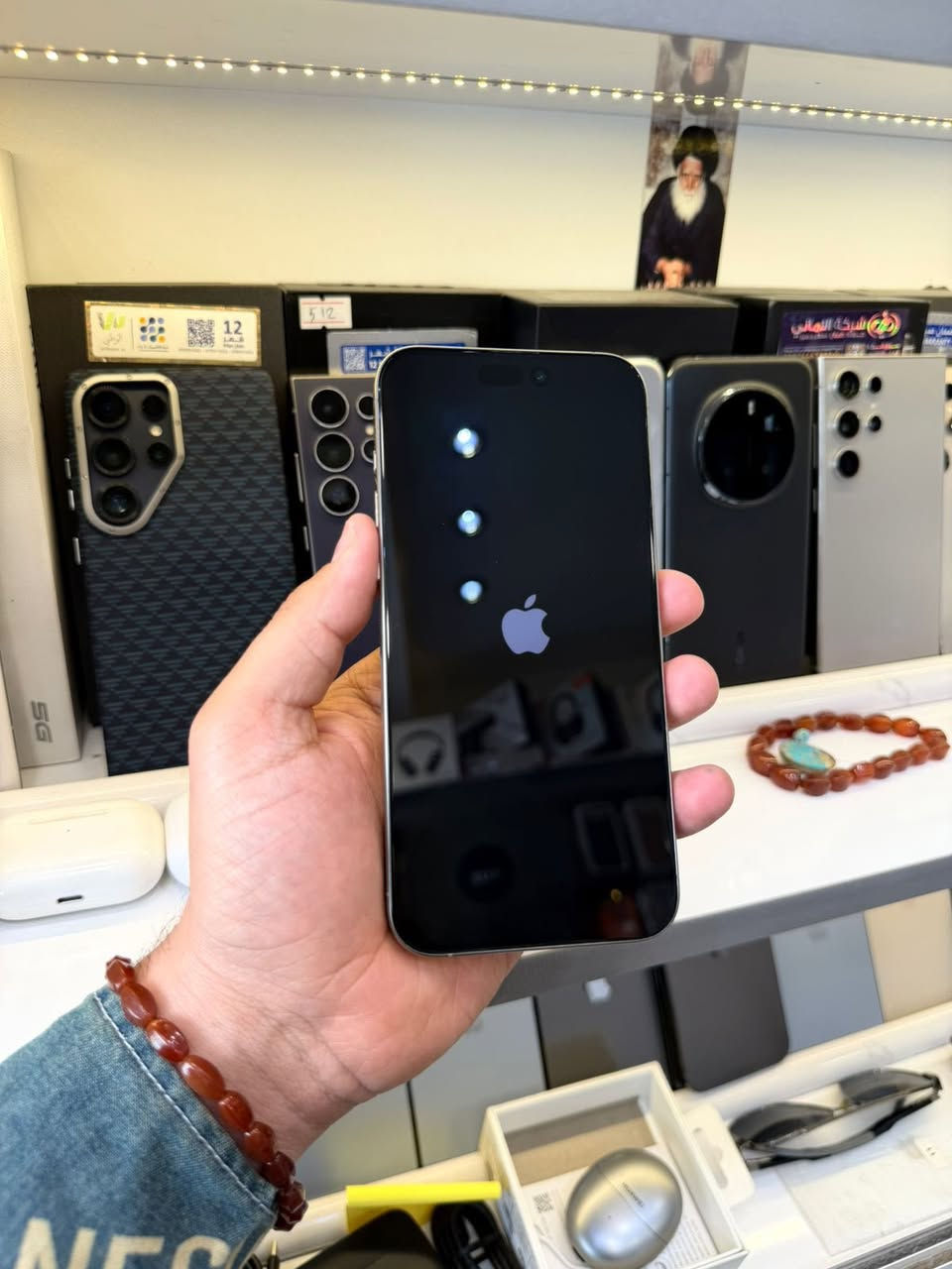 (( سنتر الرقيم للهواتف النقالة ))
ايفون 15 برو ماكس عربي شرق ماستر 
بطارية 100 عدد دورات الشحن (127 مرة ) لون تيتانيوم 
كل ملحقاتة اصلية موجودة للبيع او مراوس 
مكاني النجف 
للاستفسار تفضل خاص
واهلاً وسهلاً بكم


**إذا كنت صاحب هذا الإعلان وتريد حذفه لأي سبب، رجاءا أرسل رسالة إلى الدعم الفني**