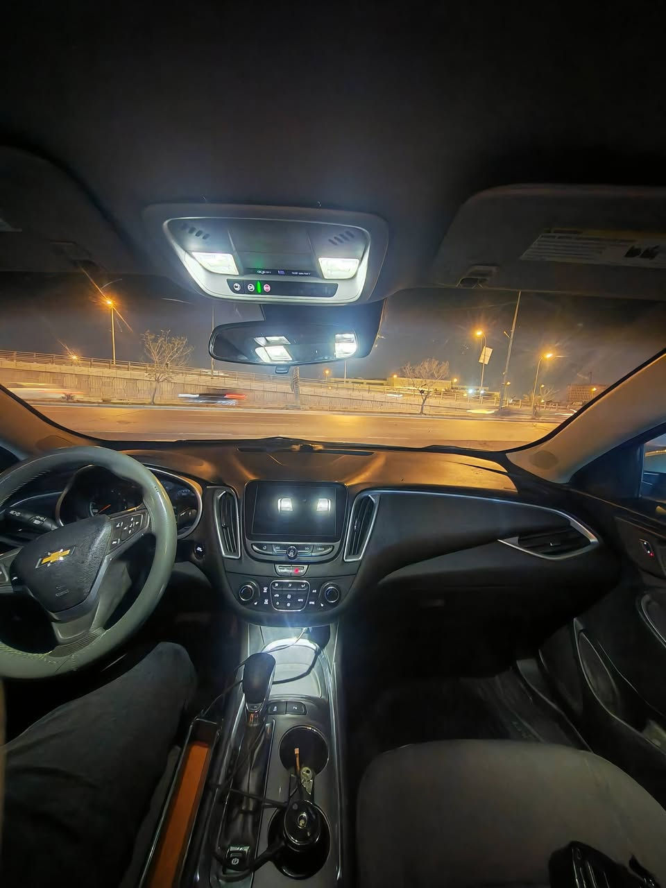 شيفروليه ماليبو للبيع موديل 2022
فئة LT

مواصفات

كير اوتوماتيك و عادي 7 نمر

تشغيل بصمه

تشغيل عن بعد

ابواب بصمه

صندوق بصمه

رادار امامي

تحديد مسار

تبريد مركزي امامي و خلفي

تبريد تحكم جهتين منفصل

مقاعد هیتر

مقعد كهربائي

هندبريك بصمه

اوتو ستوب بصمه

شاشه ايباد جبيره

نظام car play \u002B Android

مسجل Aux USB Bluetooth Cable

کامره دواره

تحكمات ستيرن جهتين

تحديد سرعه

بلاجكتورات ليد

مرايا كهربائيه

نظام تراکشن مانع الانزلاق

نظام ECO اقتصاد البانزين شاشه عرض الاعطال

العنوان : النجف الاشرف 
للتواصل : ***********
