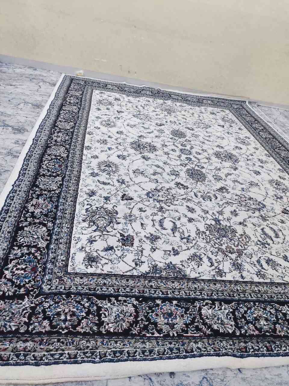 2فه رشی ئێرانی 3به4ی 500شانە 100هه زار کە لار کۆن ***********
