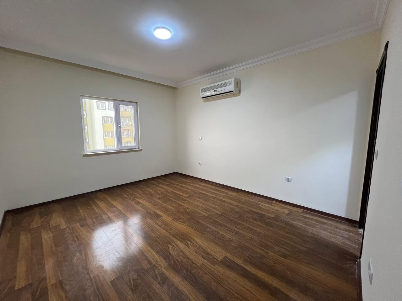 شقة للبيع في مجمع افروستي
عمارة B
نوع 3+1
مساحة 186m
طابق 9
جنوب .غرب
للمزيد من المعلومات:
0750 492 1308
