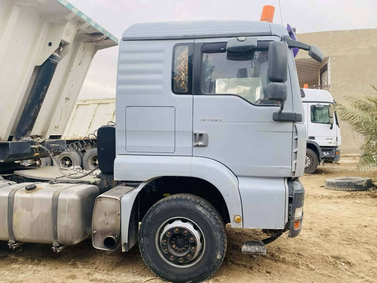 سلام عليكم مان للبيع 460 بم ونوزل مجموعه جيف وربع كفاله عامه تخم تاير مذب عليه الف جاهزه للشغل للاستفسار ***********
