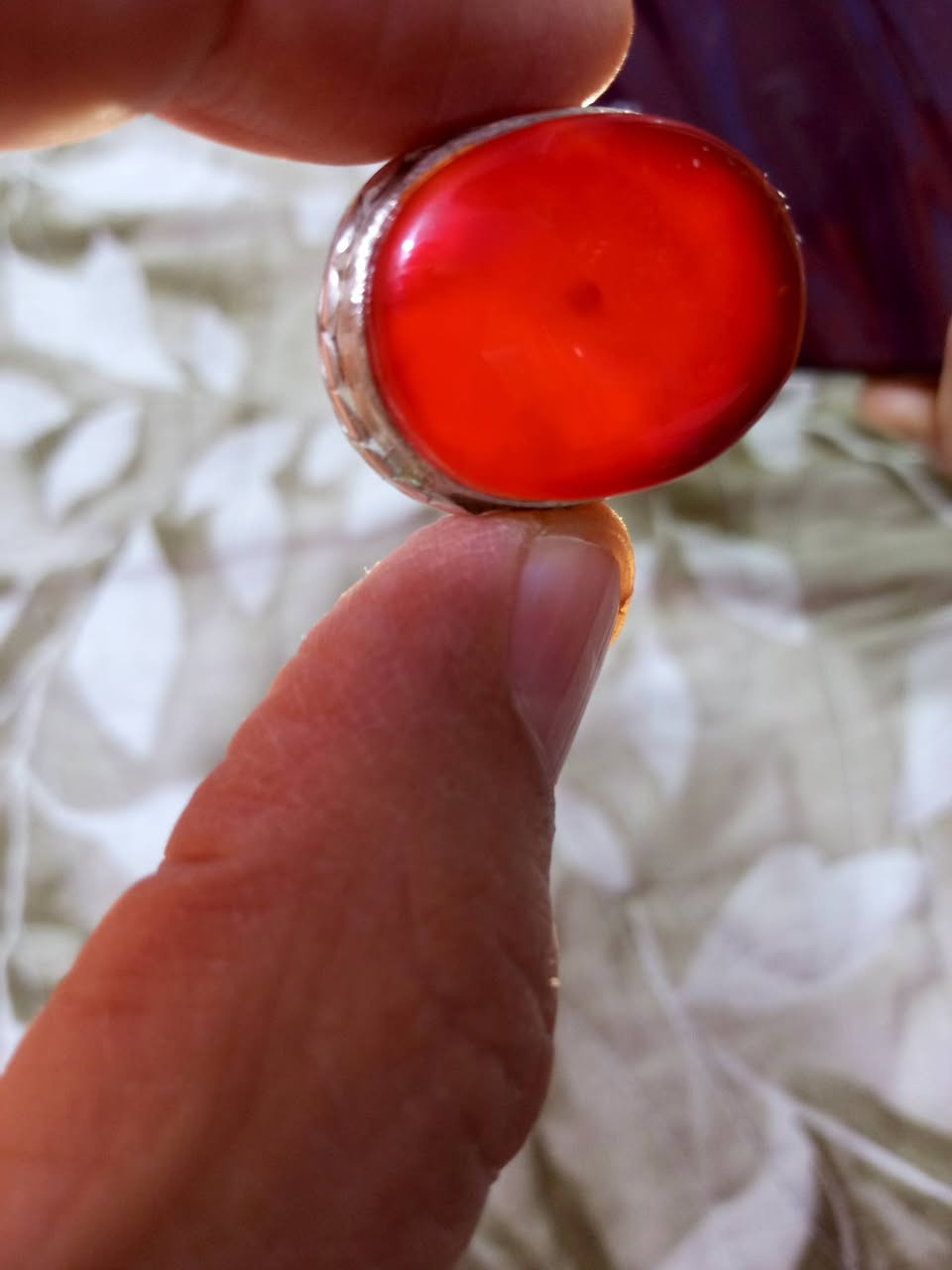 عقيق يماني كبدي اصلي شرط الفحص قياس الحجر 2/5 * 2 سم
السعر 100الف مع التوصيل 
بغداد *********** واتساب
