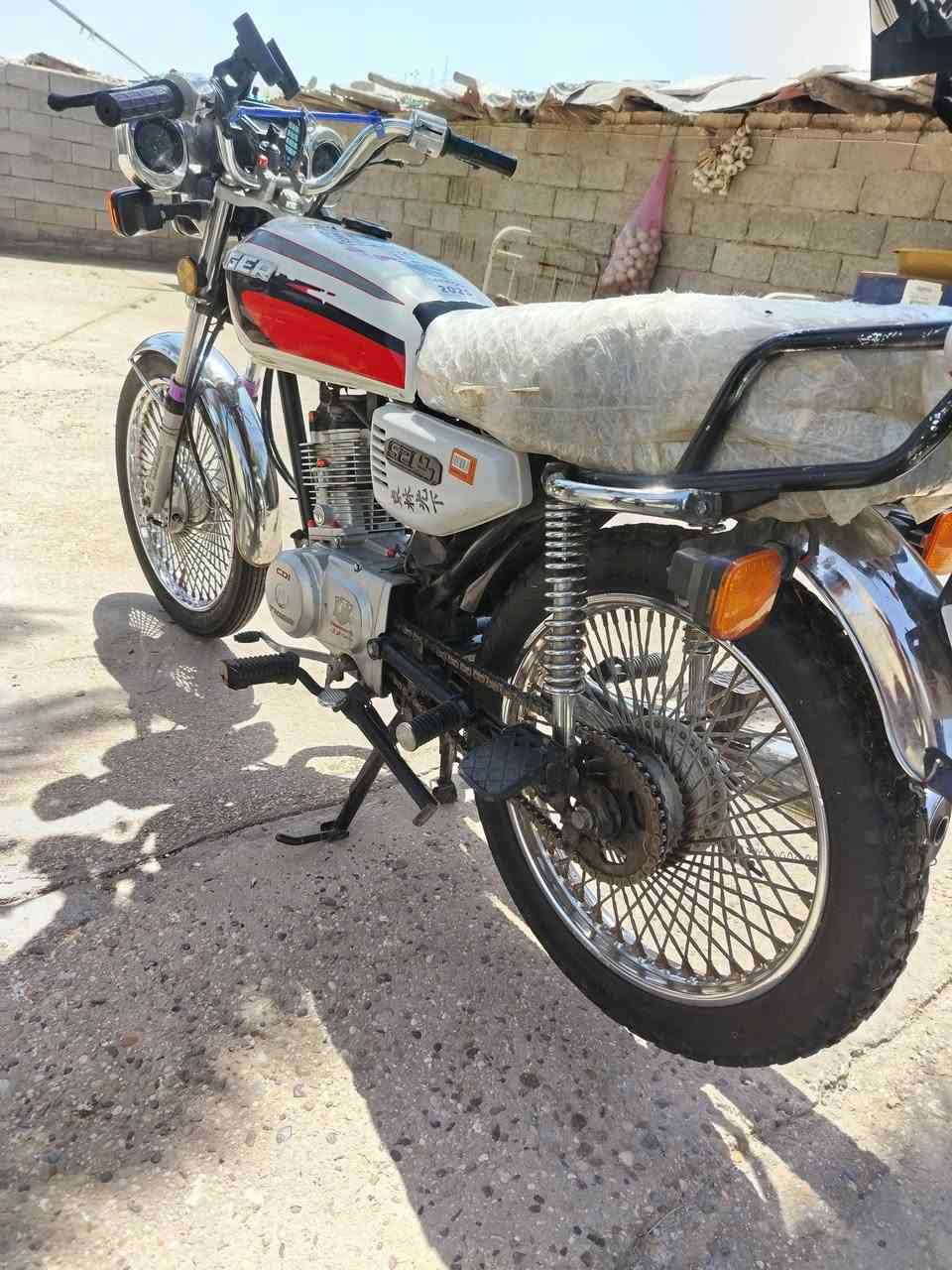 دراجه تايكرموديل  20 كهربايات كله شغاله شلع فول وراق اصولي مكان جبله شراي يدلل سعر ٣٧٥ وبيه مجال رقم ***********
