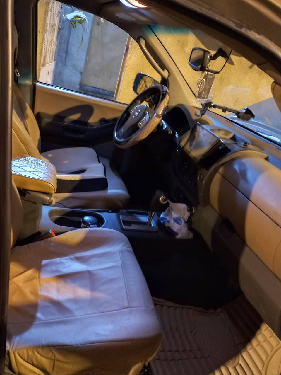 سلام عليكم نيسان اكستيره لبيع موديل 2008ورادخليجي مشروع وطني فورويل سياره خير من الله حداديه جديده محرك جديد سياره ما متعوبه بيهه منضومه غاز 80لتر تحكم مرايه حساسات كهربائيات كلهه كامله سياره نضيفه وماناقصهه برغي سعرهه85مكاني البصره القبله حي المهندسين رقم الهاتف ***********
