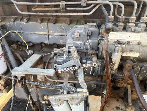 سلام عليكم مولد دايوا كامل للبيع راس توليد ١٠٠ محرك شغال ونضيف راديتر جديد دينمو وسلف جديد المكان كوت للأستفسار الأتصال ع الرقم 
***********
***********
