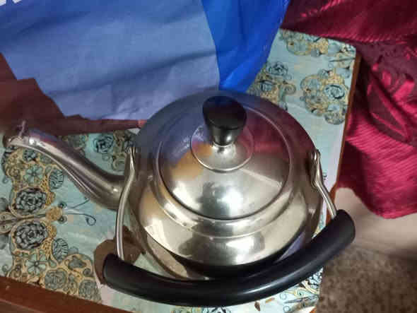 السلام عليكم ورحمة الله وبركاته  أغراض لبيع الاتصال ***********
