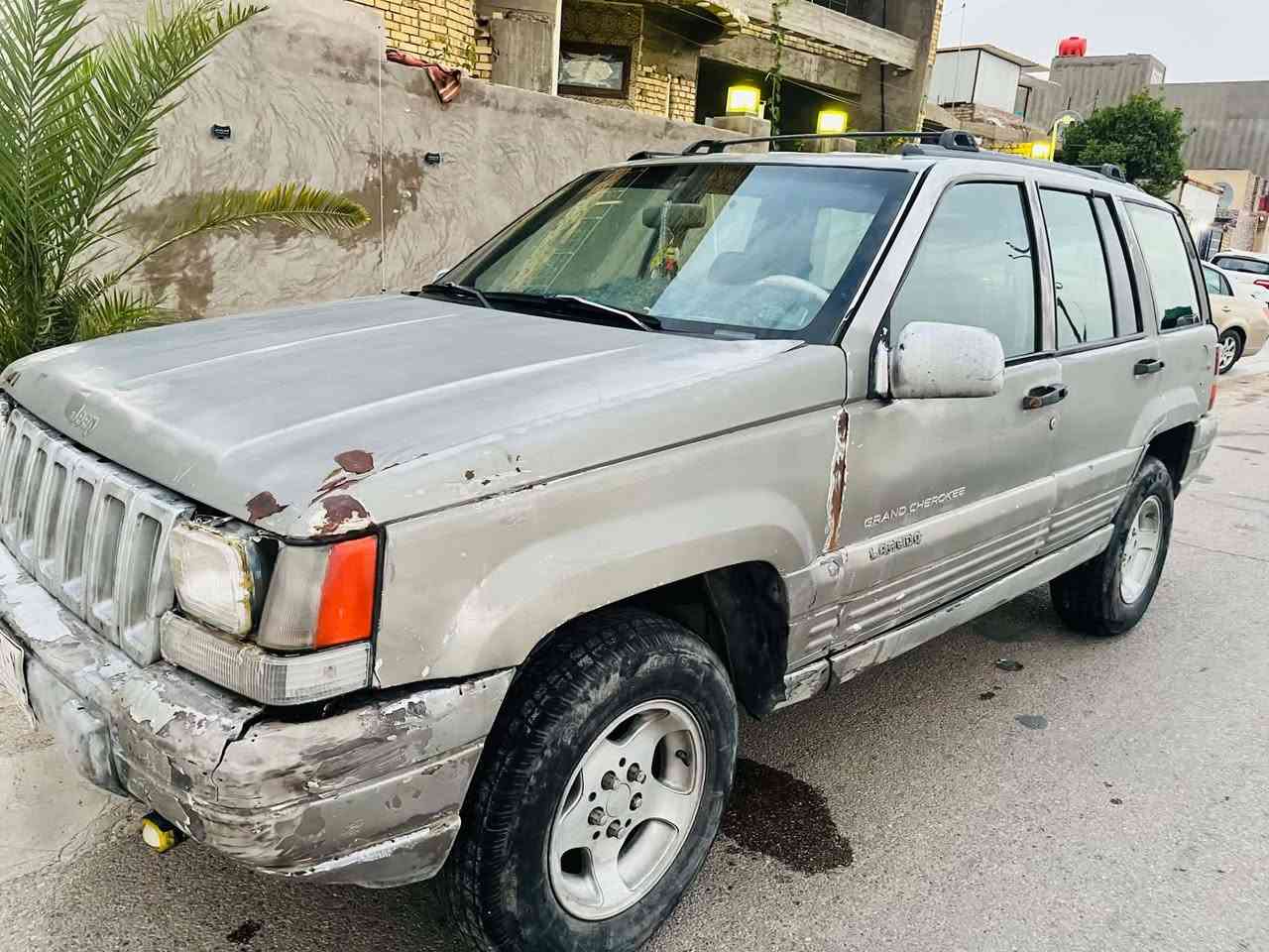 جيب شيروكي موديل 98 رقم الماني سنوية مساقطة مشروع وطني مكينة وكير vvt كهربائيات كلهن يشتغلن تخم تاير جديد مابيها لاضربة ولاصبغ بس بارد ب38$وبيها مجال مكان الكوت ***********
