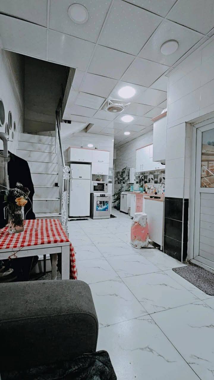 بسم الله الرحمن الرحيم 
#ملاحضه (الدار فارغ) تسليم مباشر 
دار للبيع في حي #المكرمه خلف مطعم سيد سعد 
شارع 10
قريب ع شارعين تجارين 
#المساحه 89م     (واجه 4 ونص نزال 20)
بناء 2021 اساس وسقف مسلح
#يحتوي ع غرفه وصاله ومطبخ واستقبال وصحيات داخليه وخارجيه وبيتونه كبيرة مخزن
للستفسار مراجعه عقارات ابو مصطفى العبودي🇮🇶 
***********
