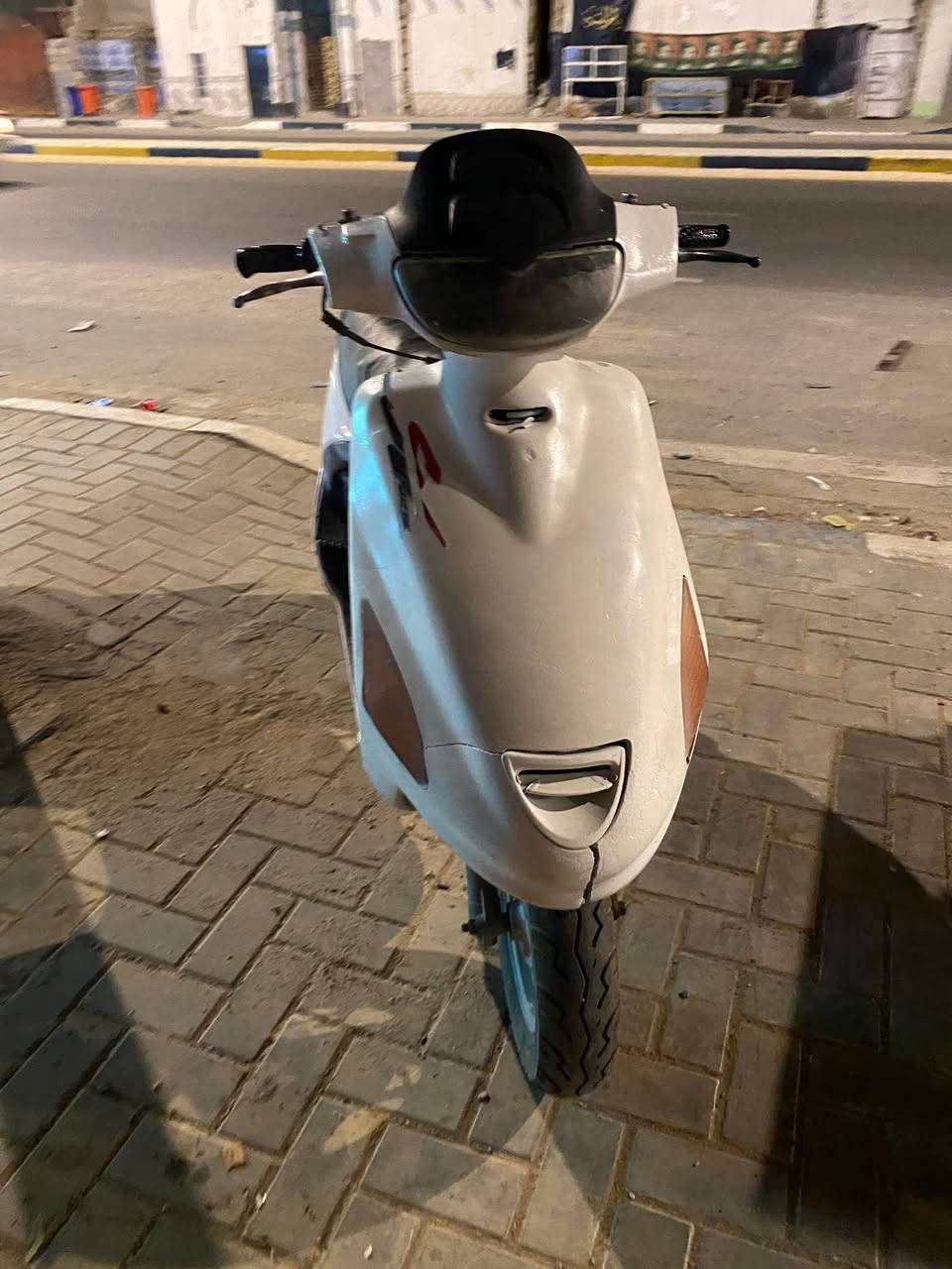 دراجة فراشة مصبوغه رش المكينة ما مفتوحة السعر 450 وبيها مجال المو شراي لا يكسر بسعرها للتواصل ***********
